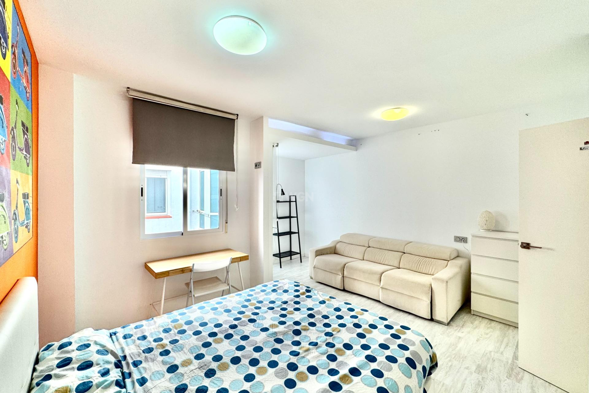 Reventa - Apartamento / piso - Torrevieja - Estacion De Autobuses