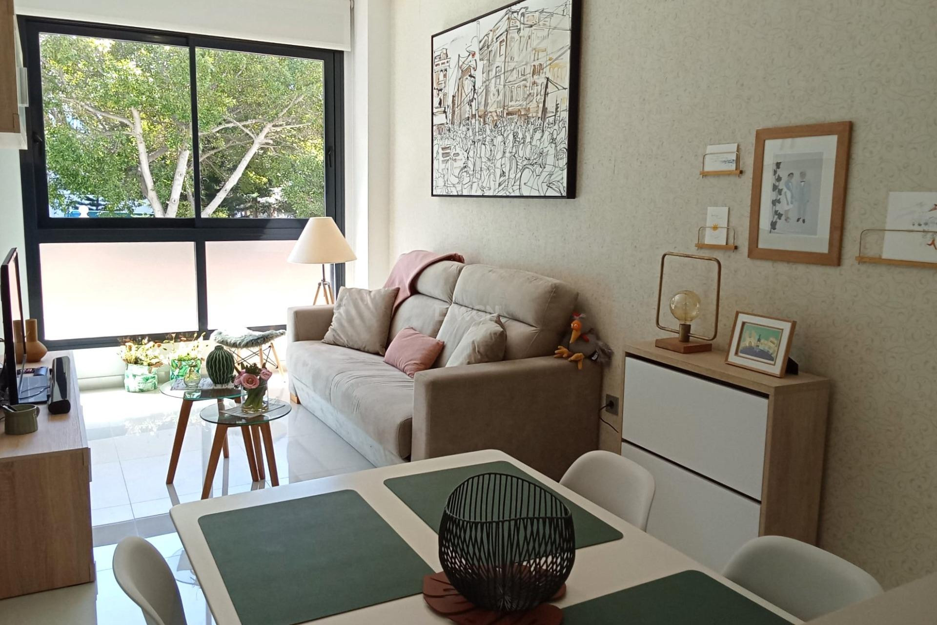 Reventa - Apartamento / piso - Torrevieja - Estacion De Autobuses