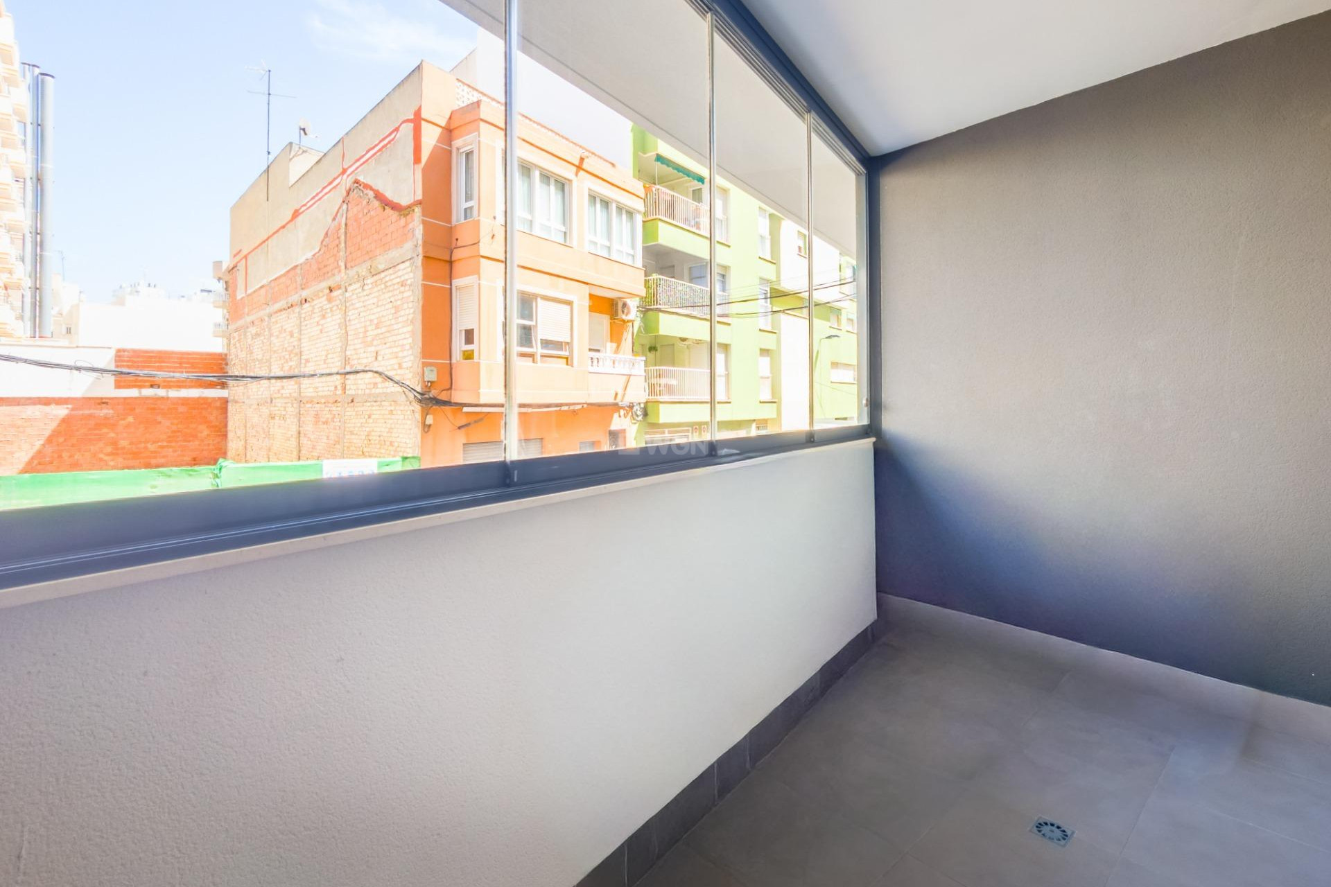 Reventa - Apartamento / piso - Torrevieja - Estacion De Autobuses