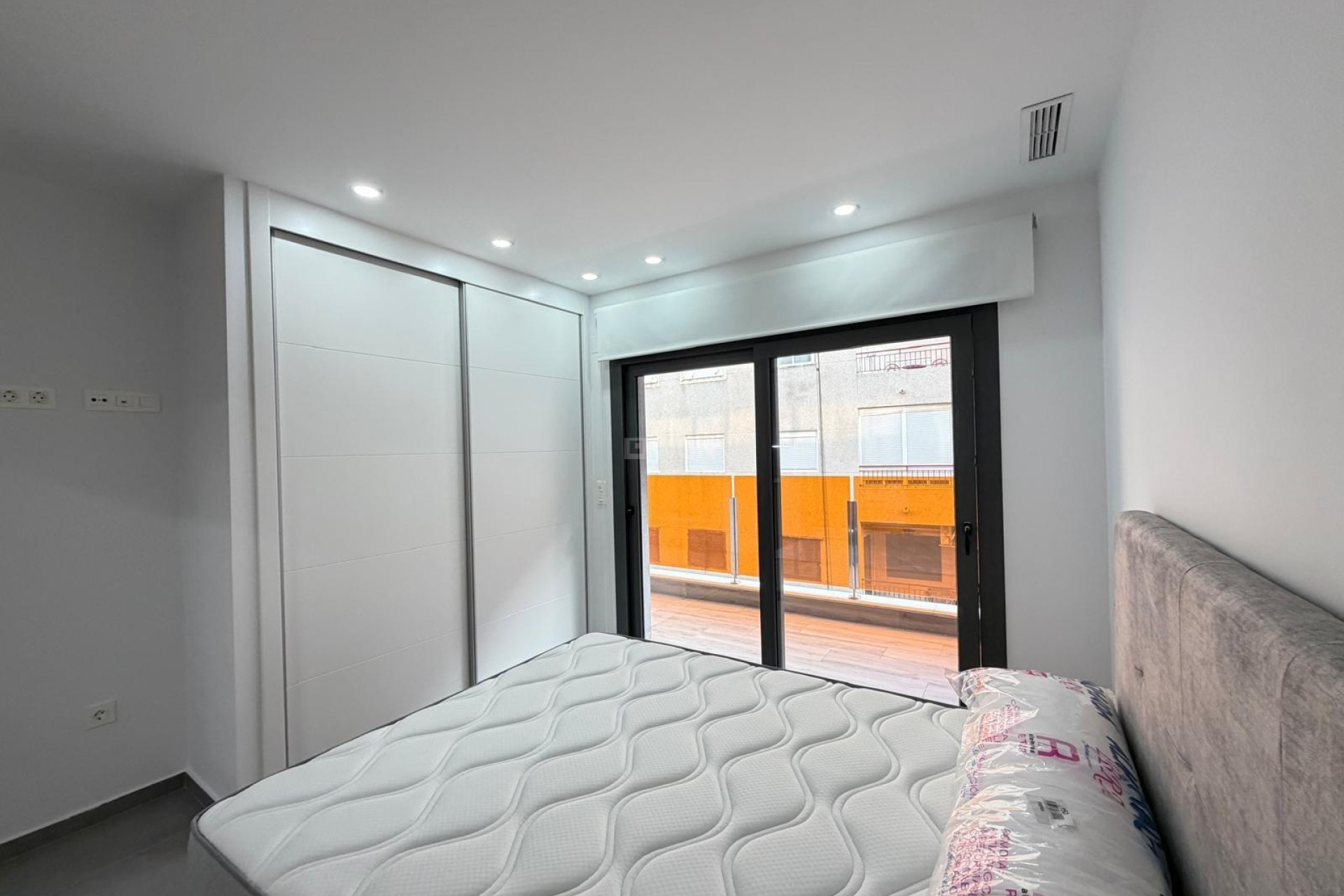 Reventa - Apartamento / piso - Torrevieja - Estacion De Autobuses