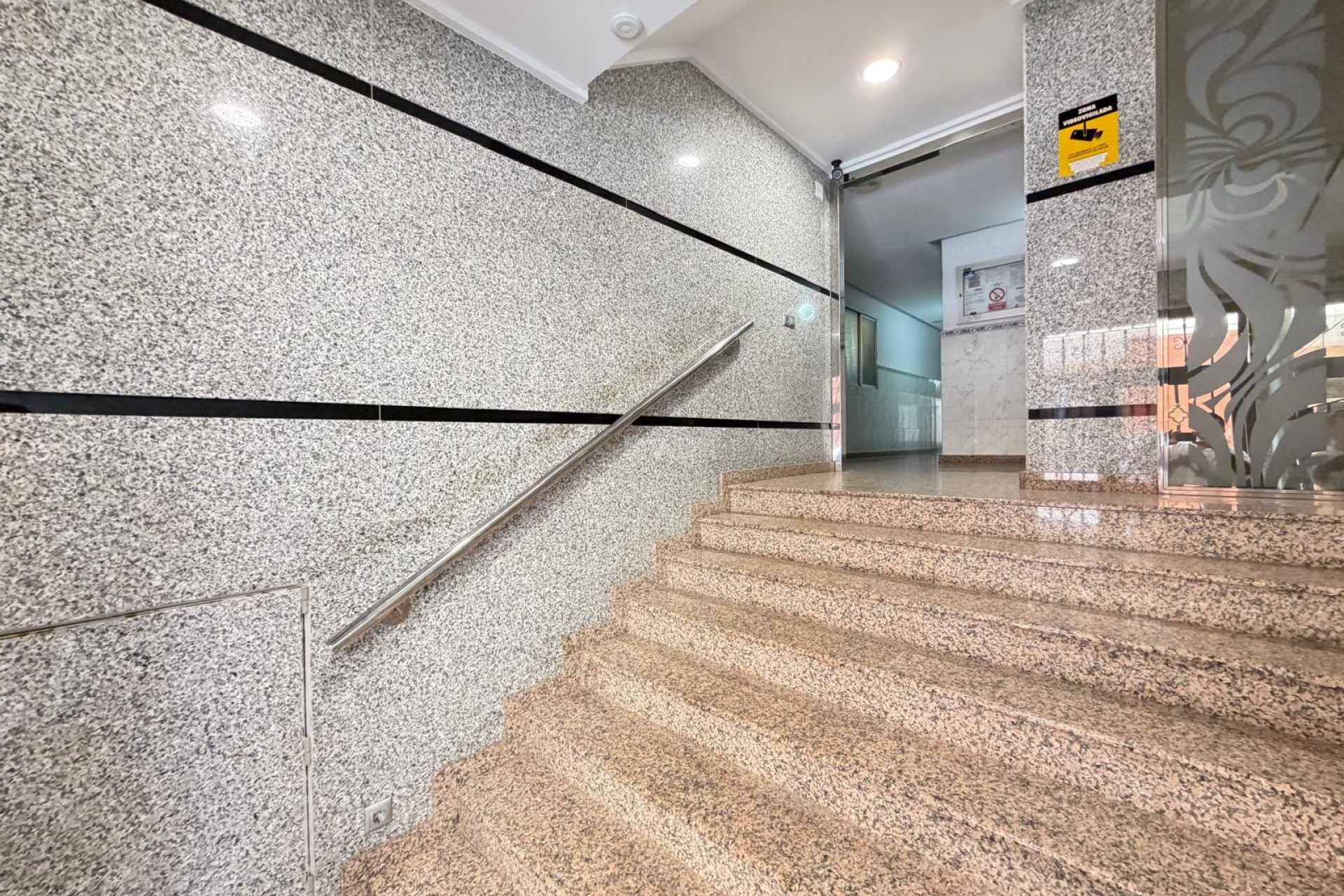 Reventa - Apartamento / piso - Torrevieja - Las Piscinas Naturales