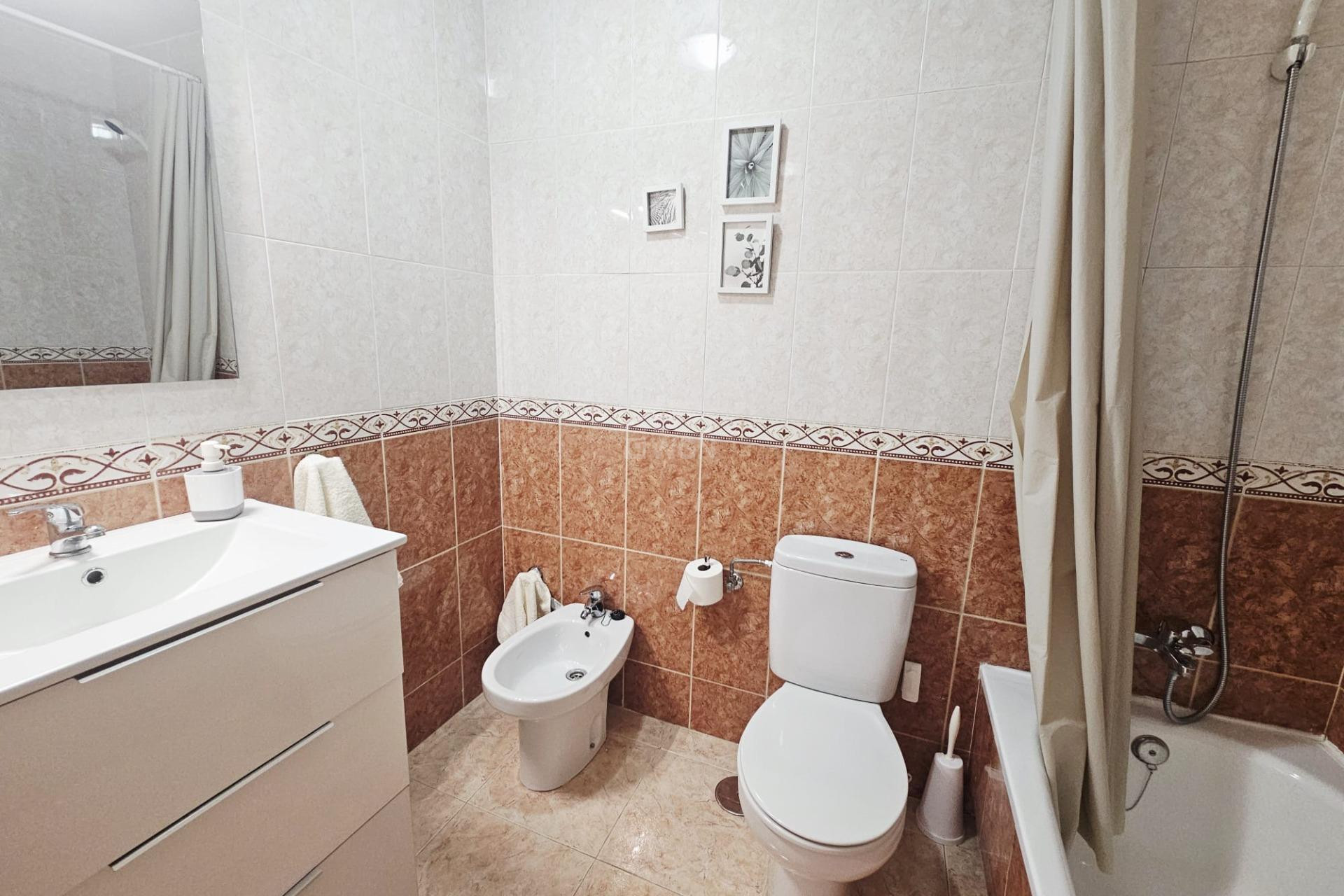 Reventa - Apartamento / piso - Torrevieja - PARQUE DE LAS NACIONES
