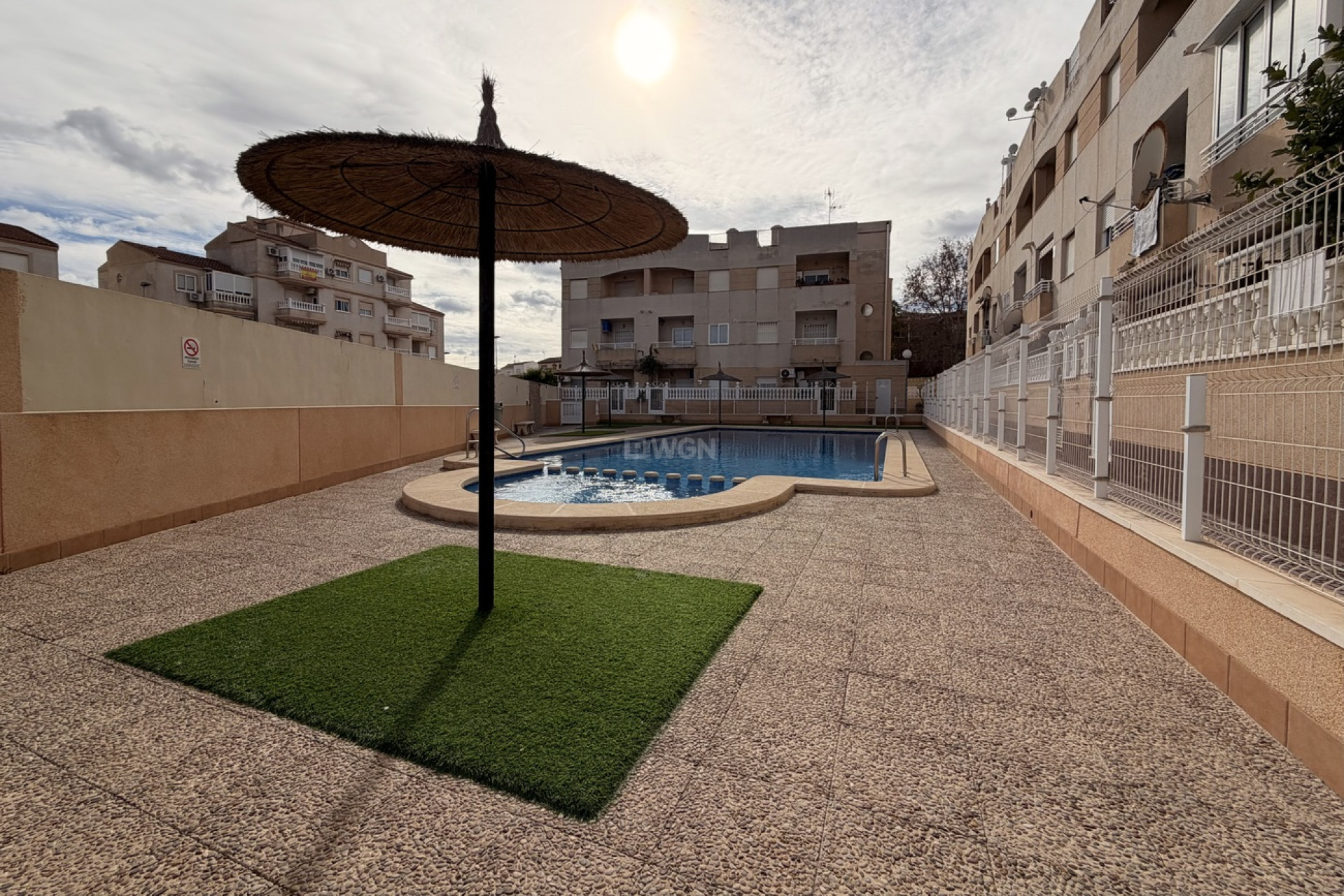 Reventa - Apartamento / piso - Torrevieja - Urb. Calas Blancas III