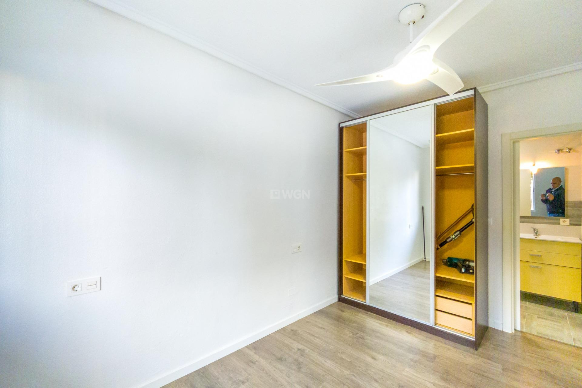 Reventa - Apartamento / piso - Torrevieja