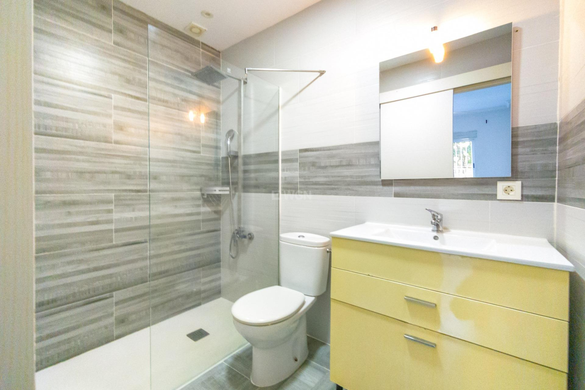 Reventa - Apartamento / piso - Torrevieja