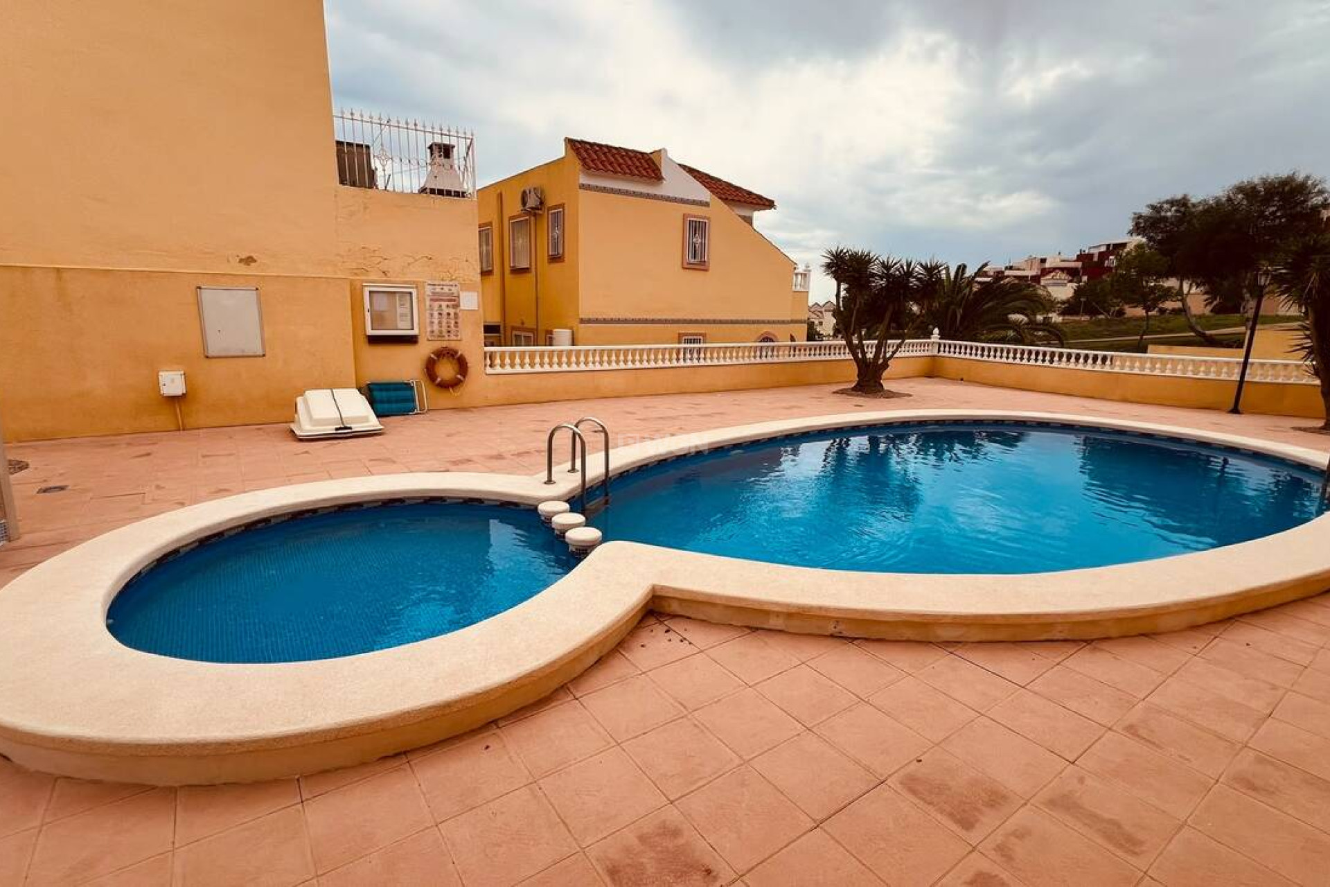 Reventa - Apartamento / piso - Villamartin - Costa Blanca