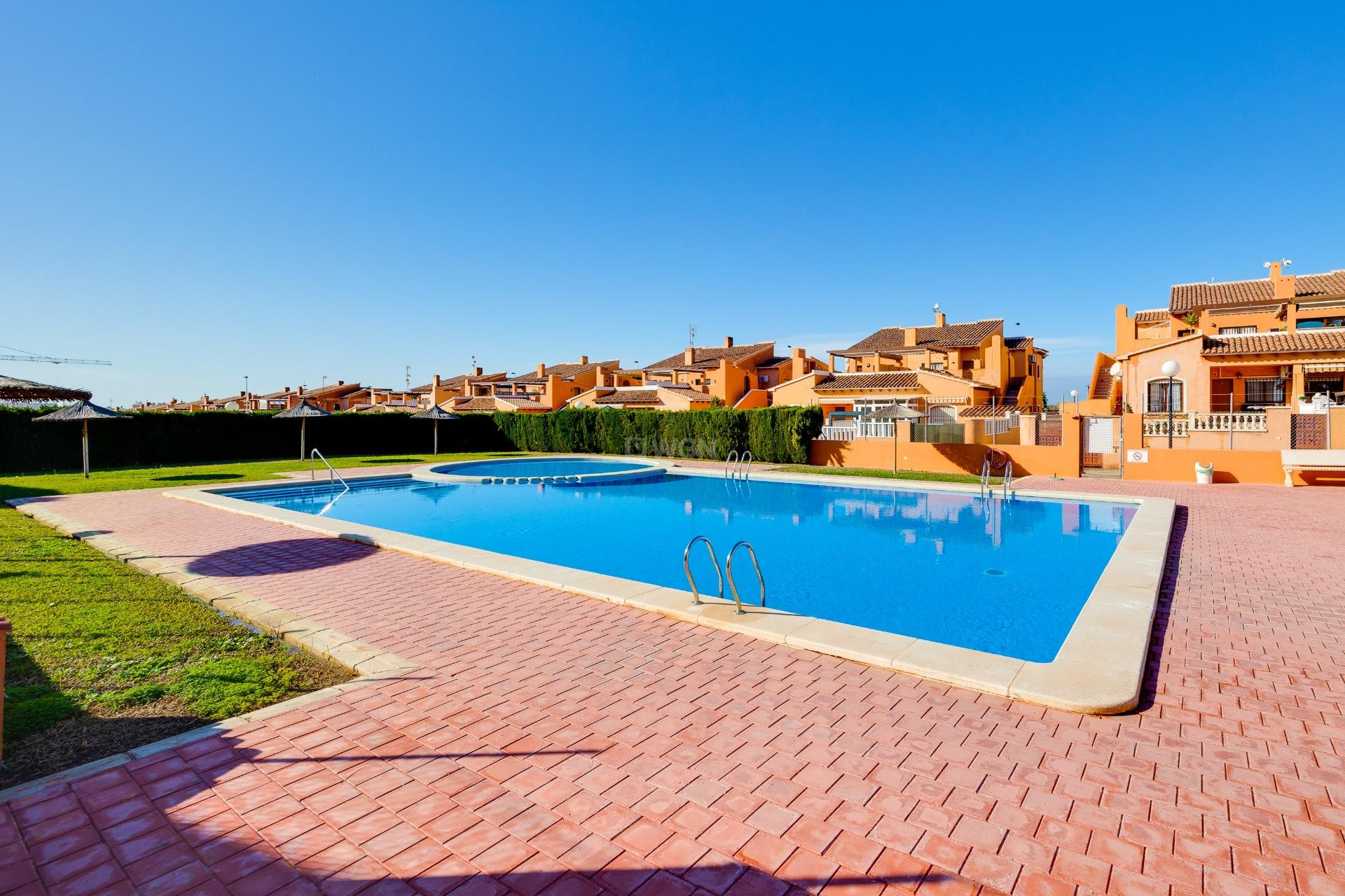 Reventa - Bungalow - Torrevieja - aguas nuevas