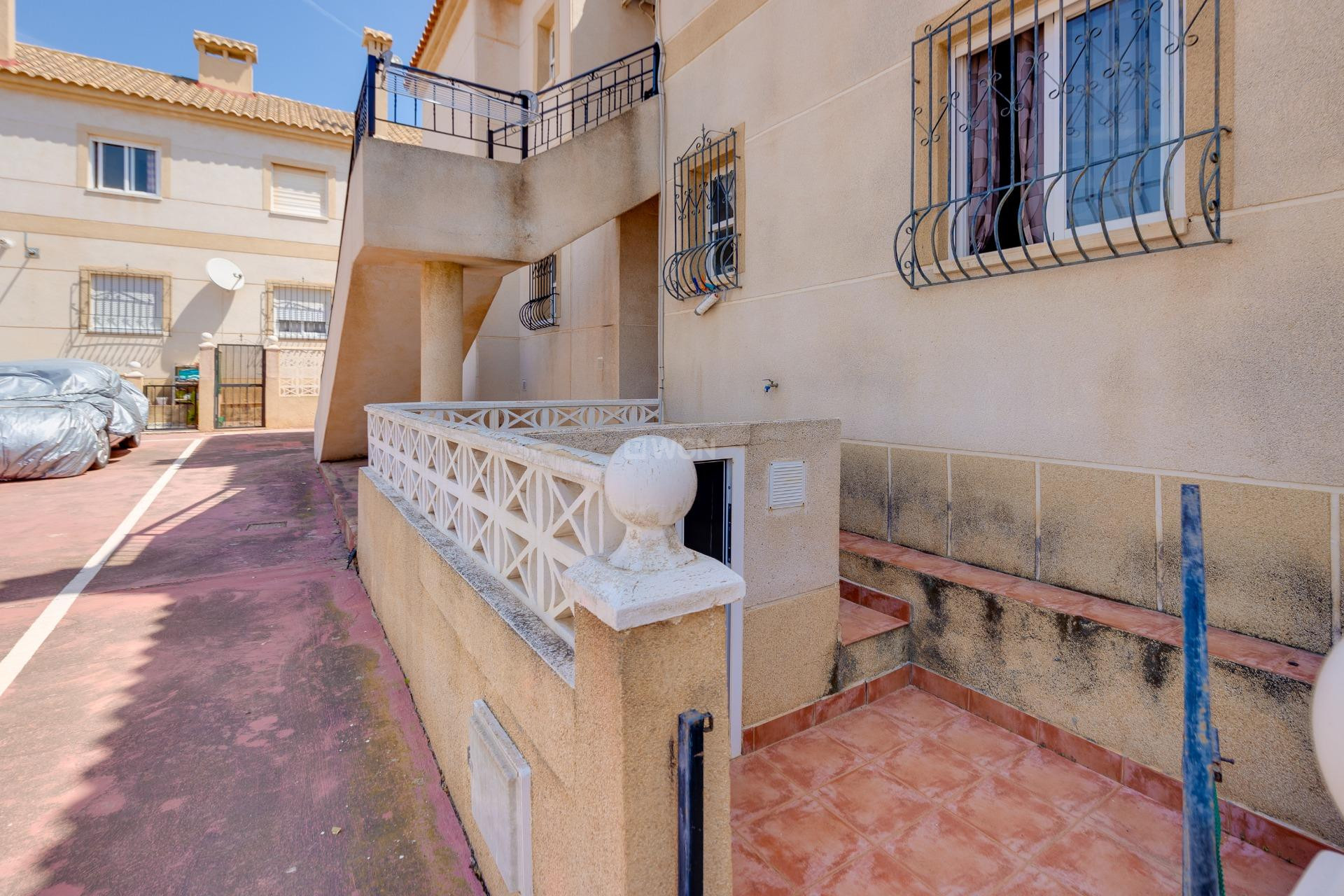 Reventa - Bungalow - Torrevieja - aguas nuevas