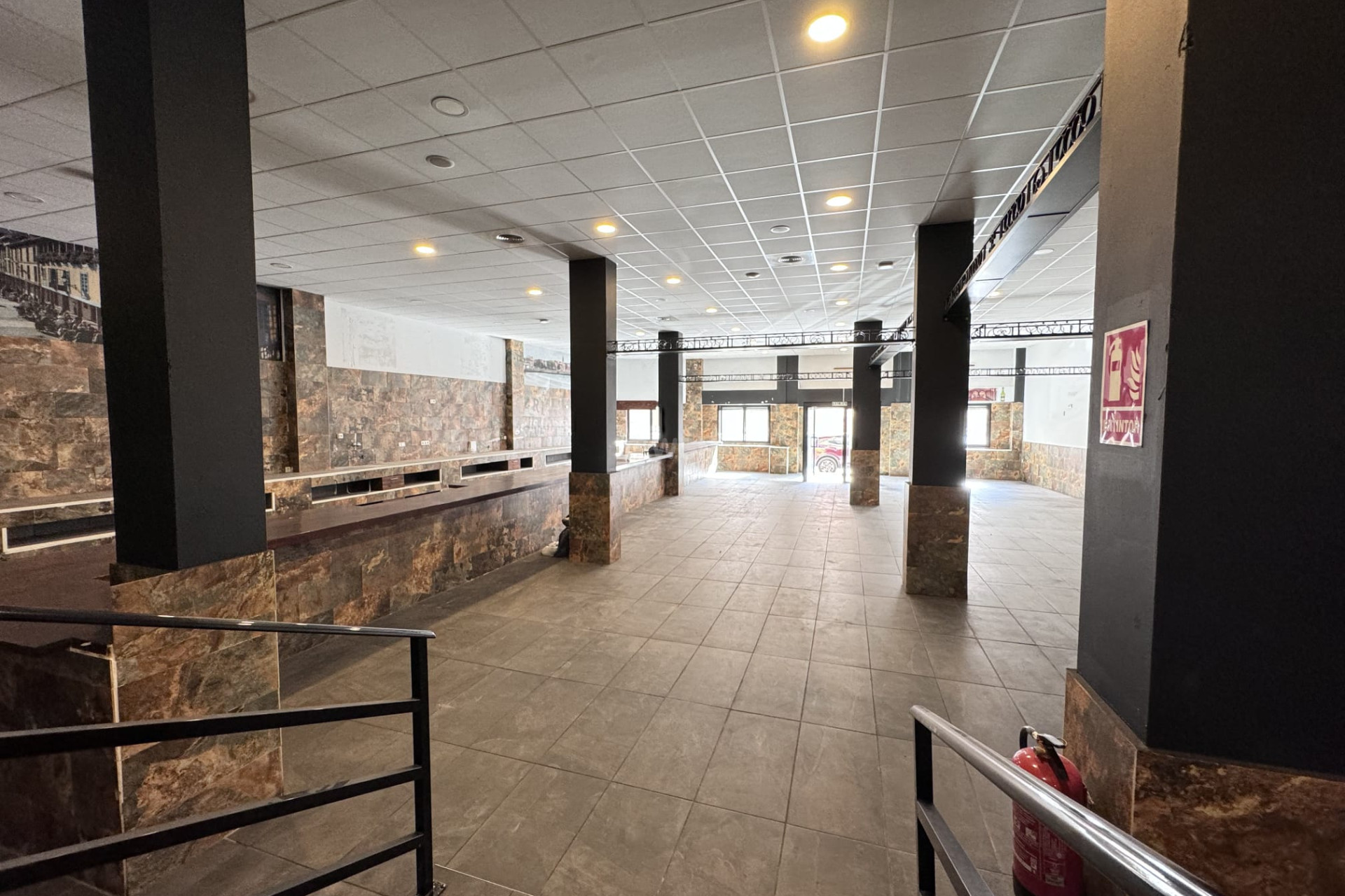 Reventa - Comercial - Torrevieja - Costa Blanca