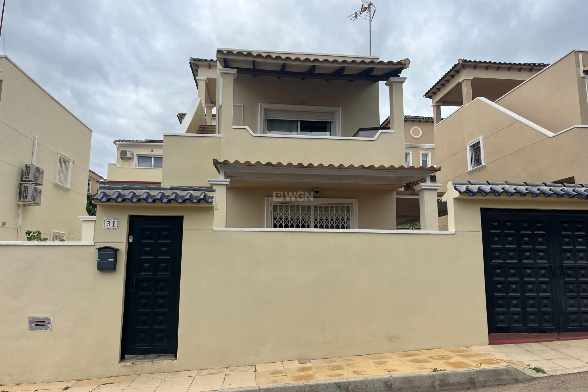 Reventa - Duplex - San Miguel de Salinas - Las Filipinas
