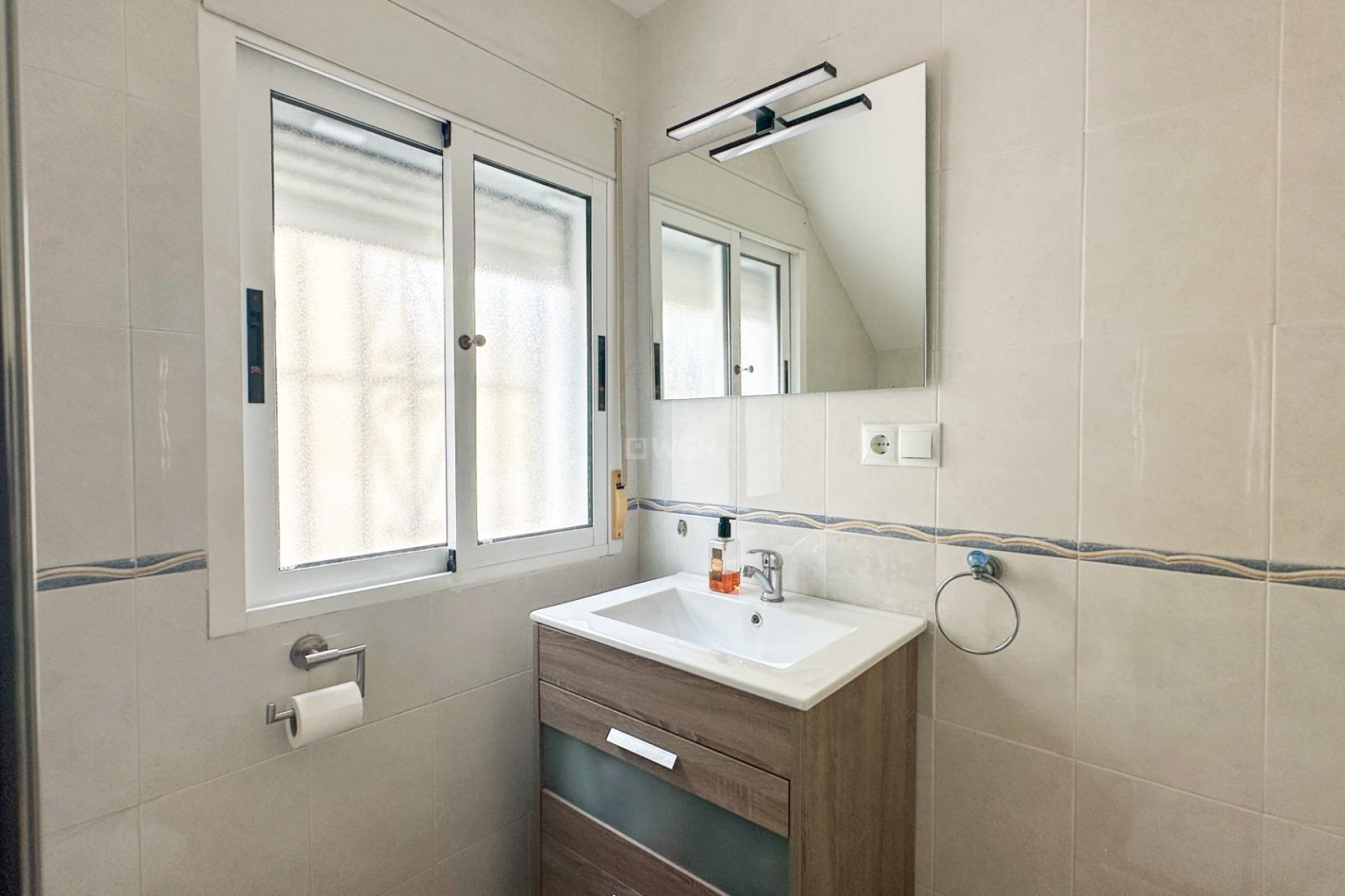 Reventa - Duplex - San Miguel de Salinas - Las Filipinas