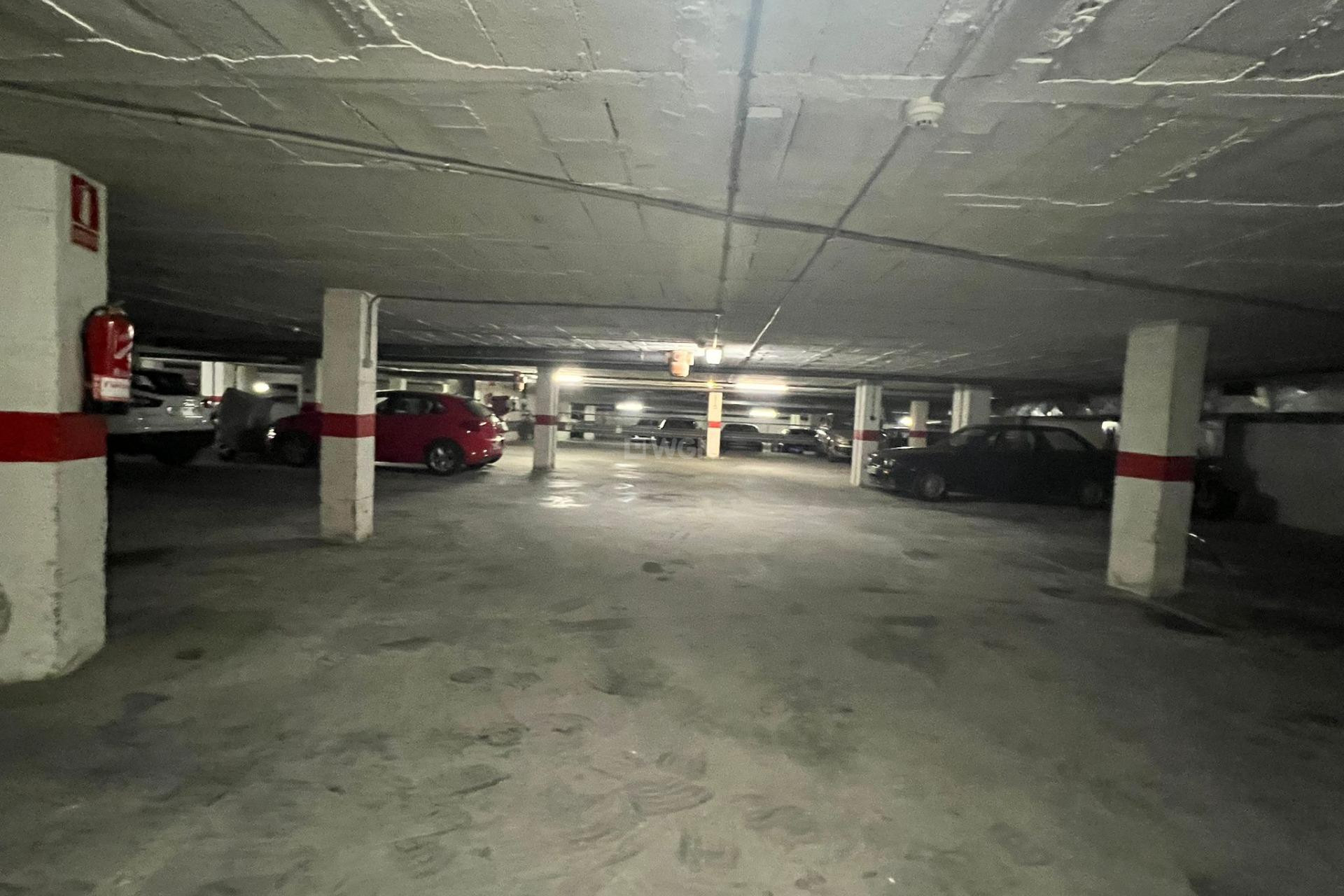 Reventa - Parking - Torrevieja - Centro