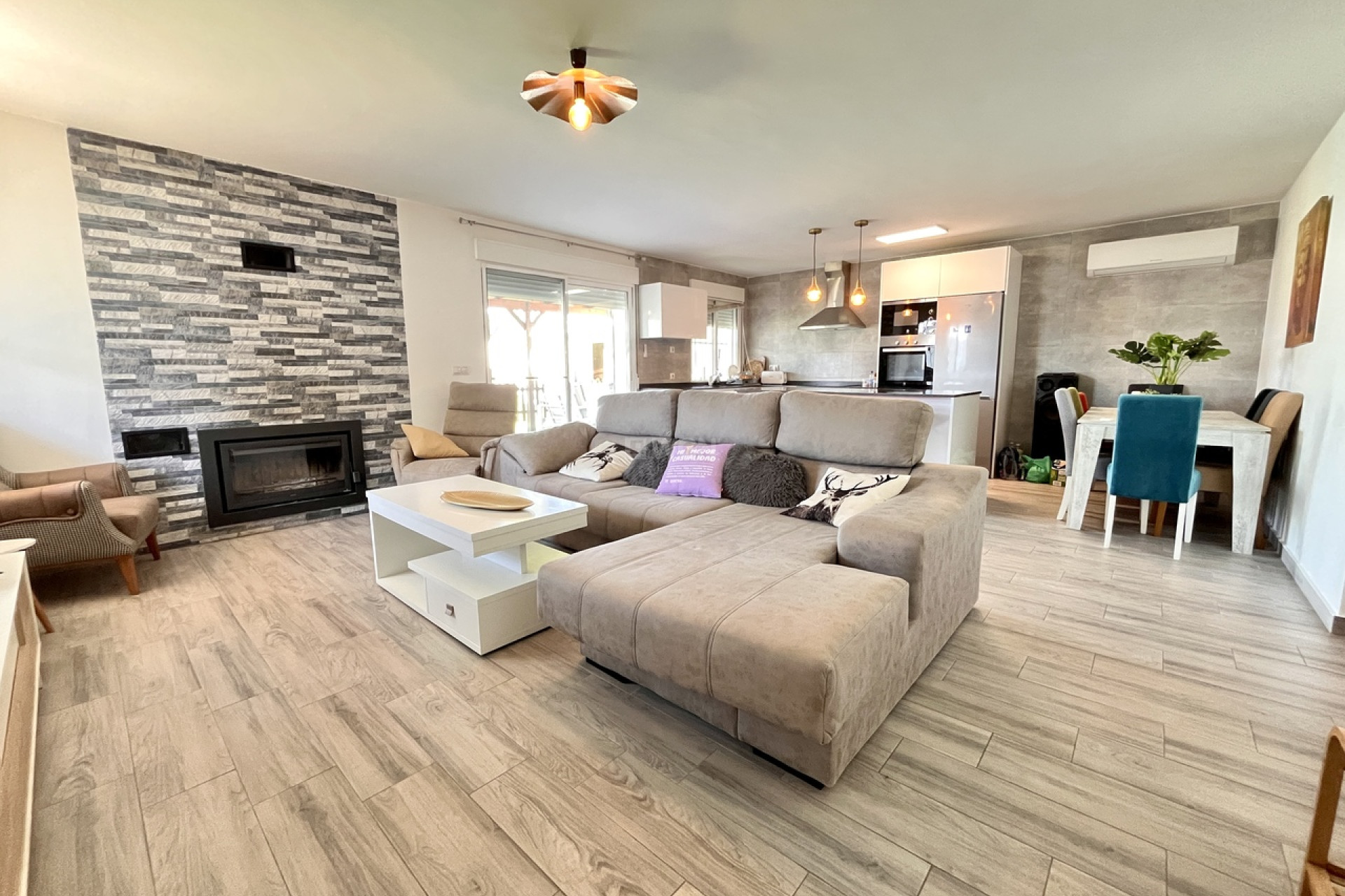 Reventa - Villa - Alcantarilla - Inland