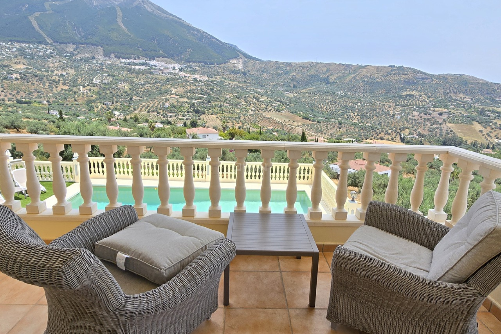 Reventa - Villa - Alcaucín - Inland