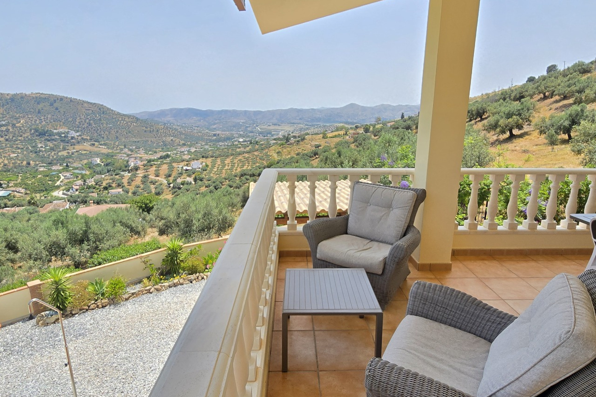 Reventa - Villa - Alcaucín - Inland