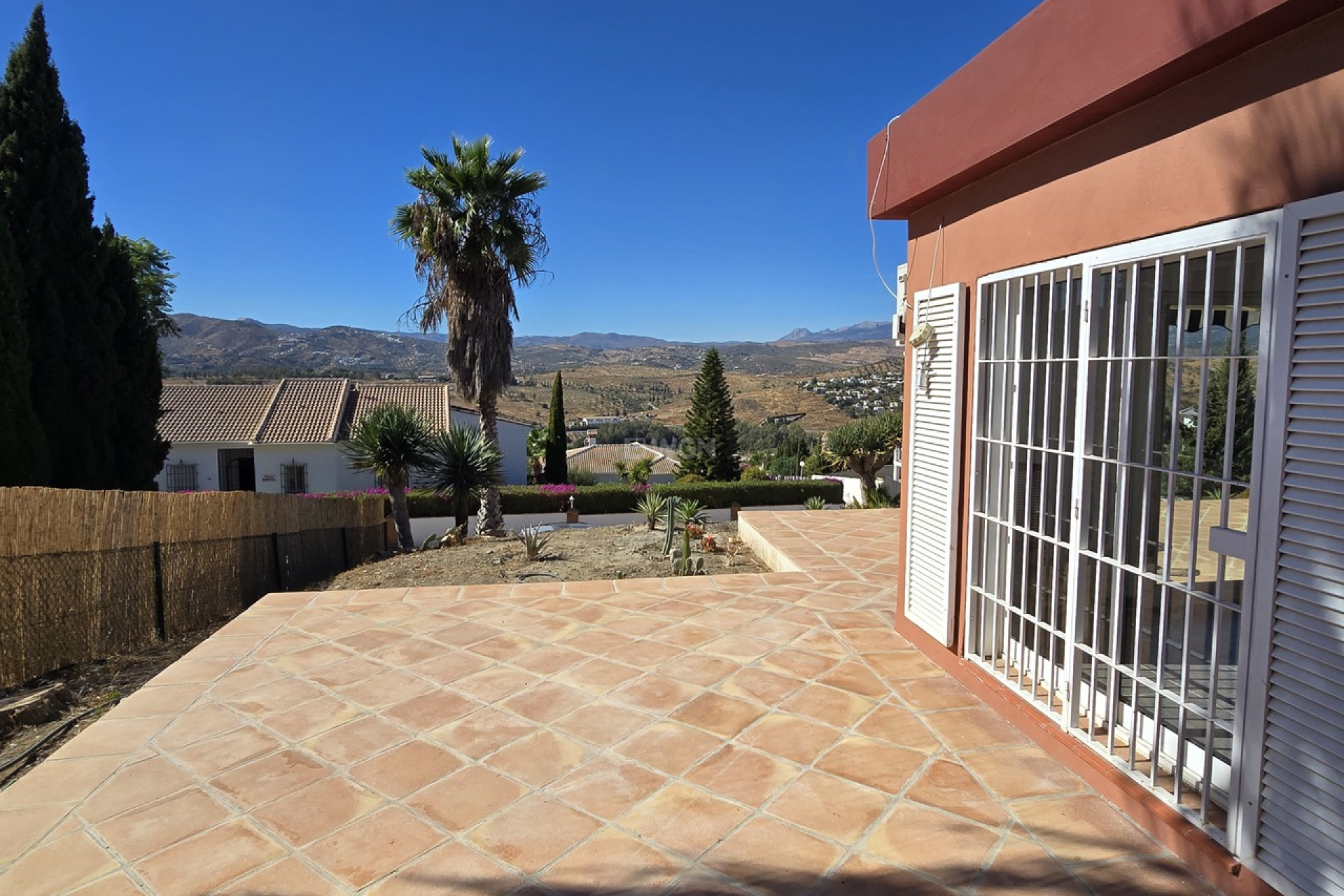 Reventa - Villa - Alcaucín - Inland