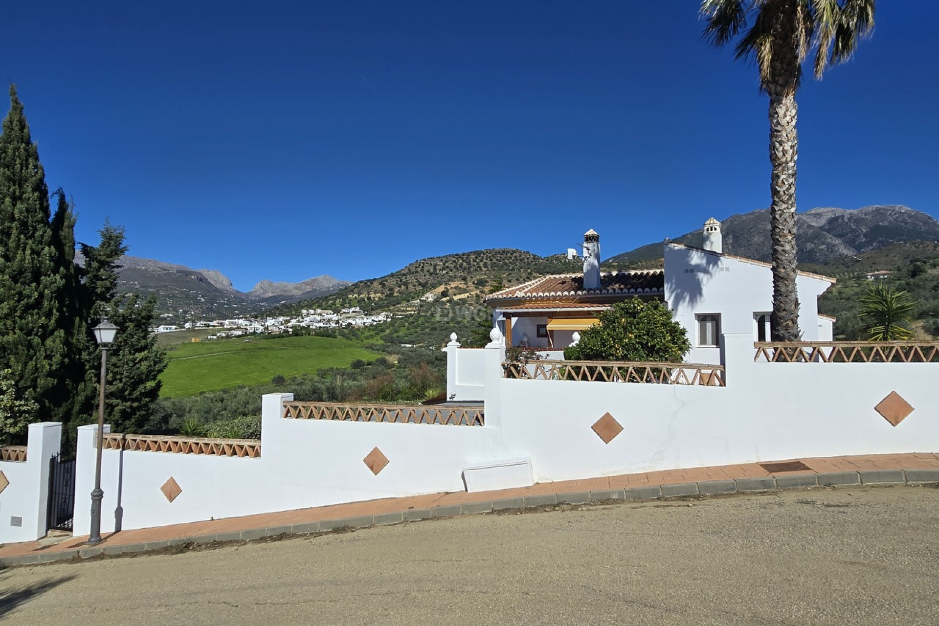 Reventa - Villa - Alcaucín - Inland