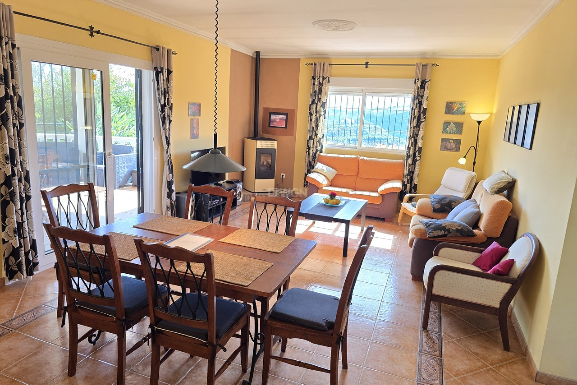 Reventa - Villa - Benamargosa - Inland