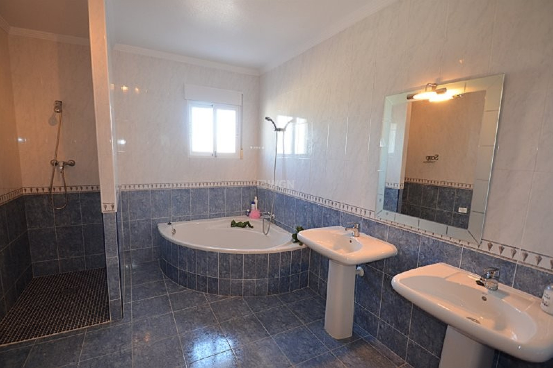 Reventa - Villa - Campos del Río - Inland