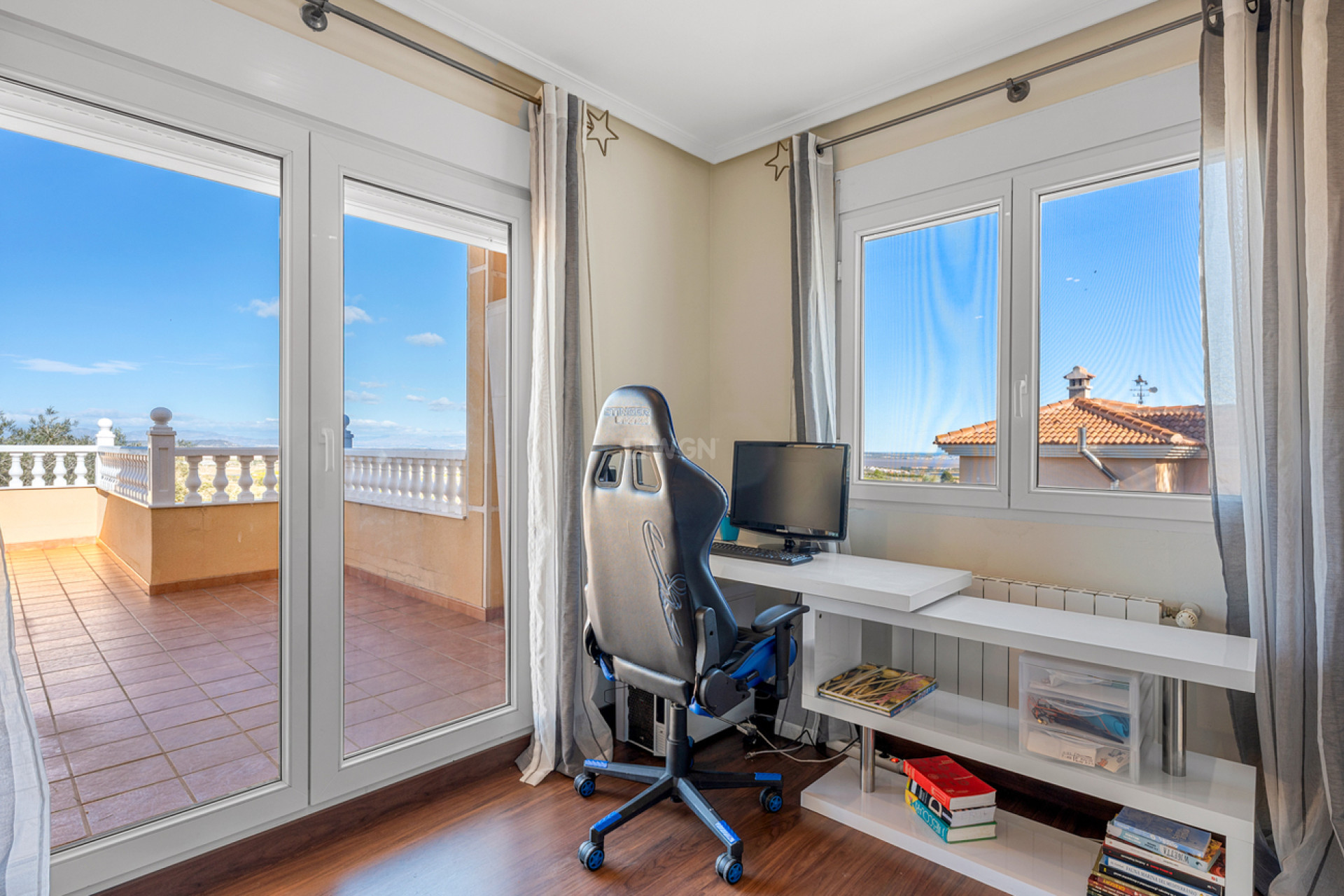 Reventa - Villa - Ciudad De Las Comunicaciones - Costa Blanca