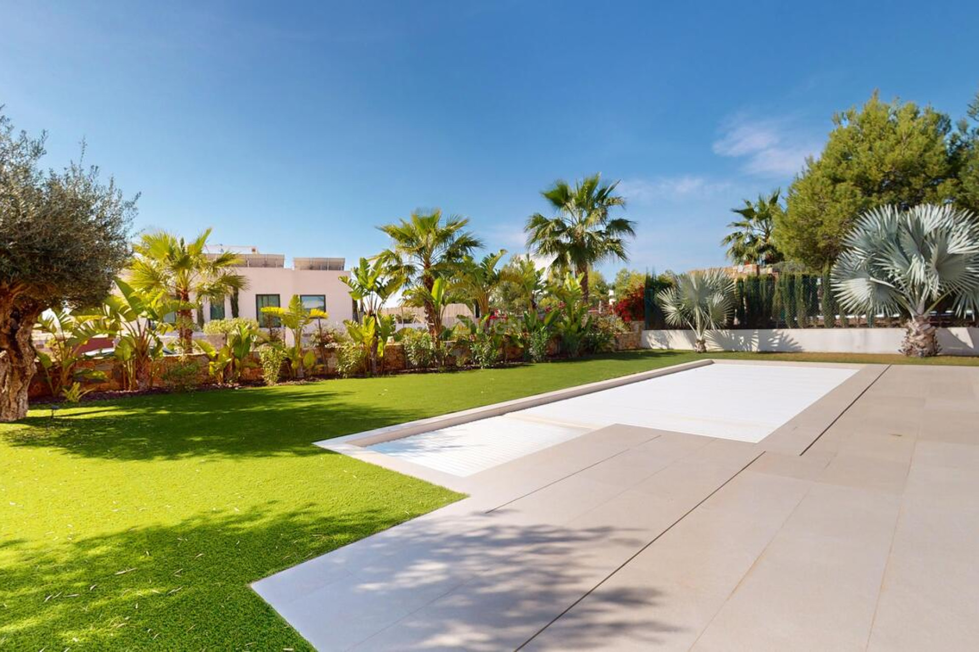 Reventa - Villa - Las Colinas Golf - Almendro