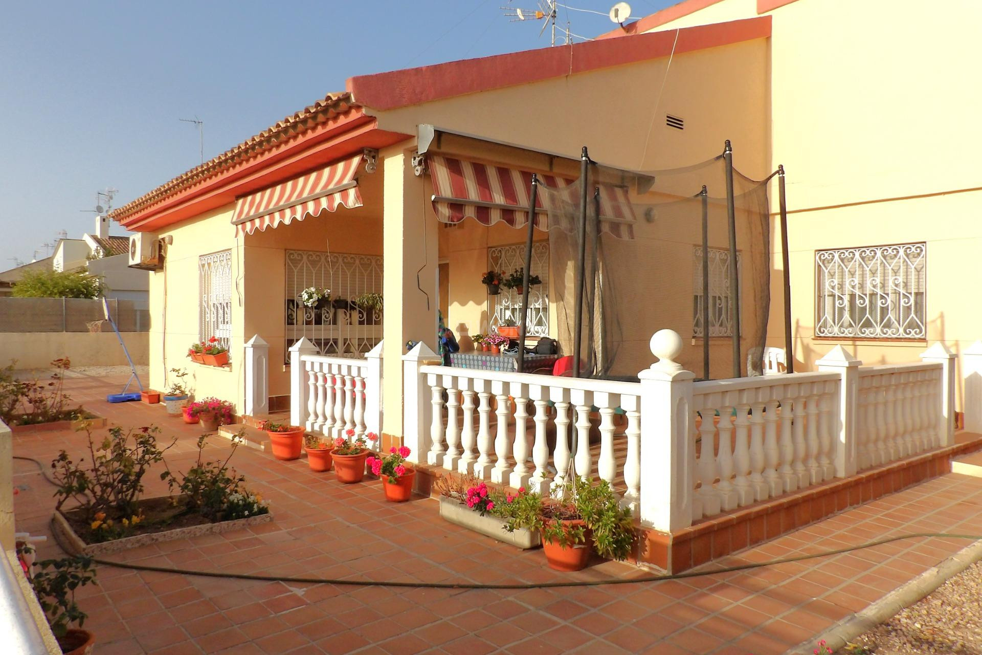 Reventa - Villa - Los Alcázares - Pueblo Patricia