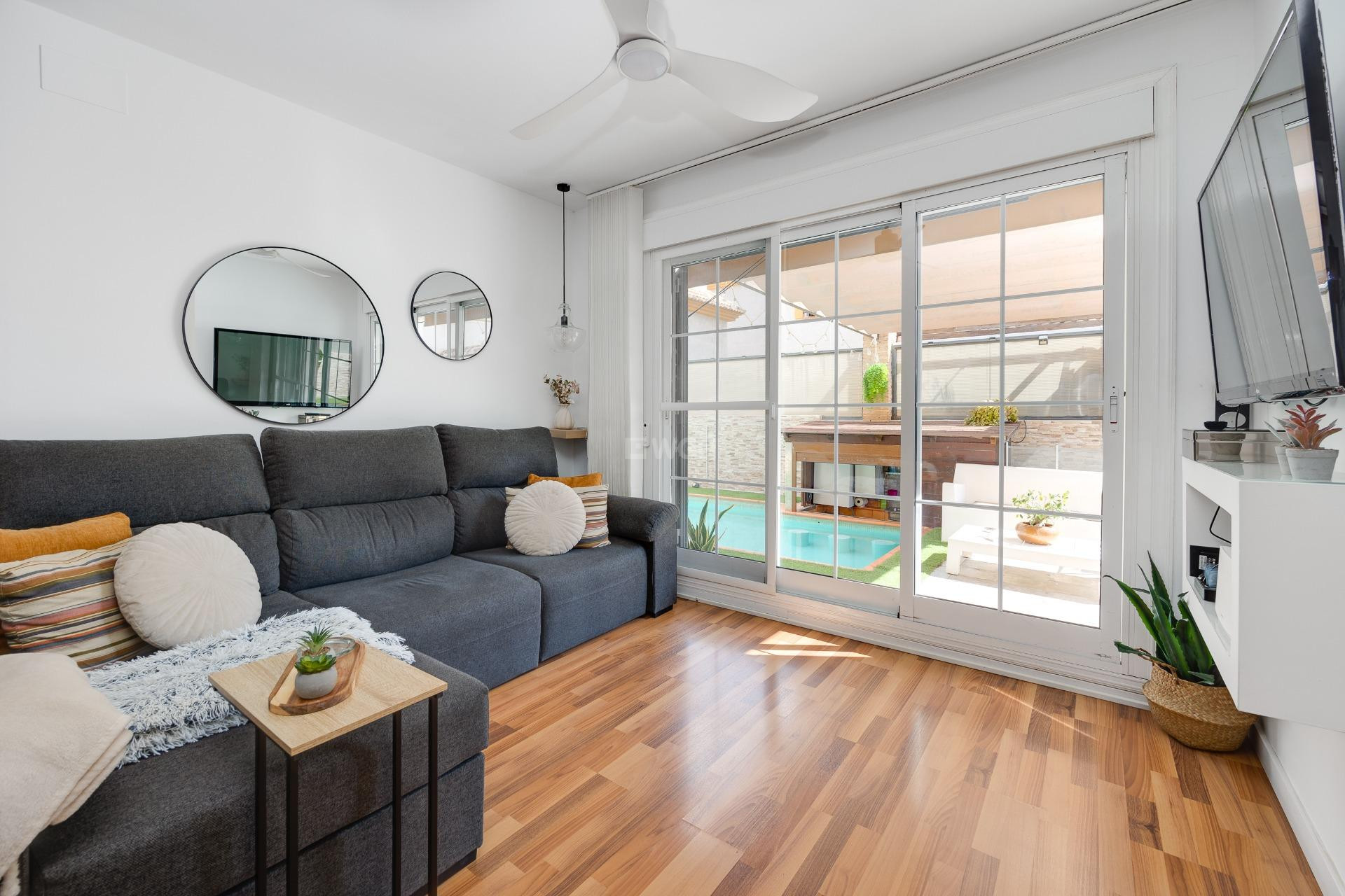 Reventa - Villa - Los Montesinos - La Herrada