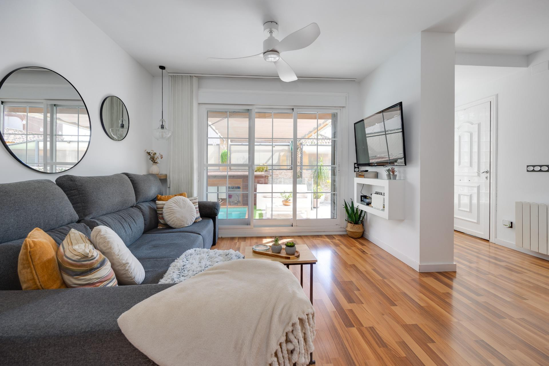 Reventa - Villa - Los Montesinos - La Herrada