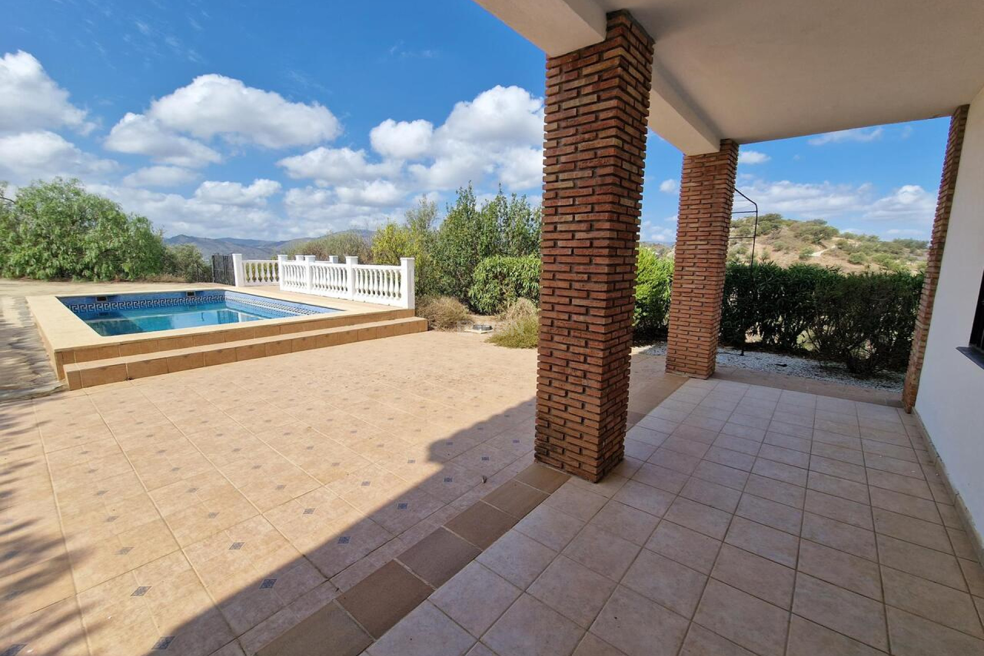 Reventa - Villa - Los Romanes - Inland