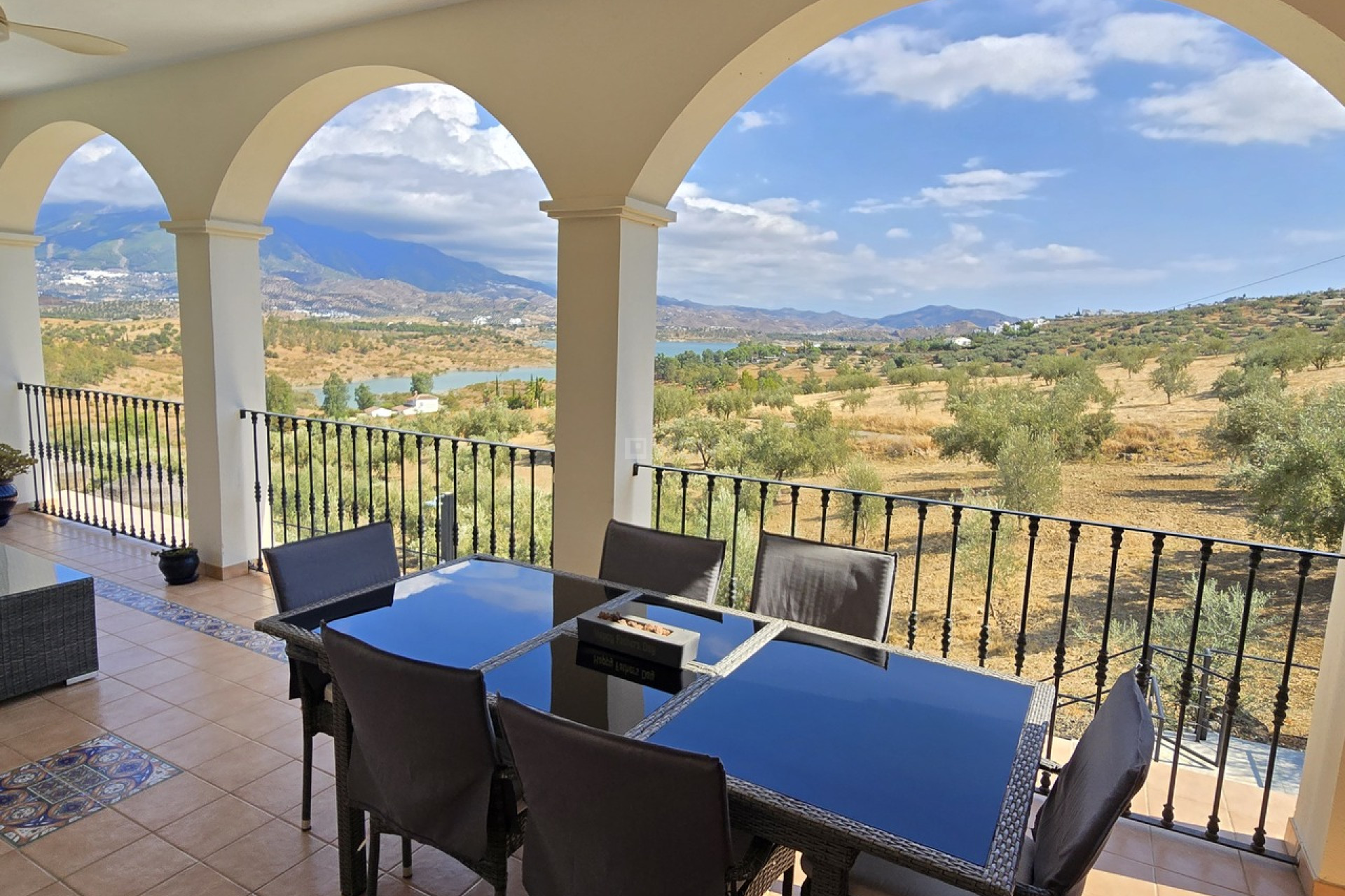 Reventa - Villa - Los Romanes - Inland