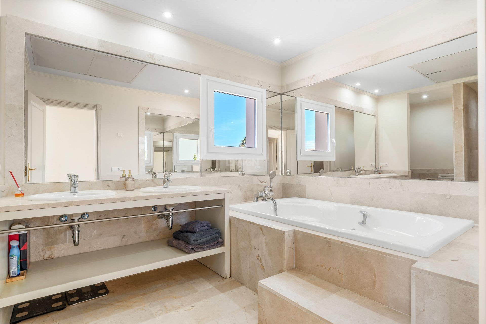 Reventa - Villa - Manilva - Bahia De Las Rocas