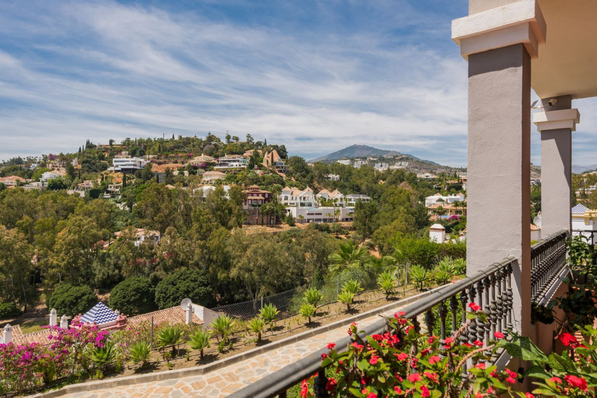 Reventa - Villa - Marbella - Costa del Sol