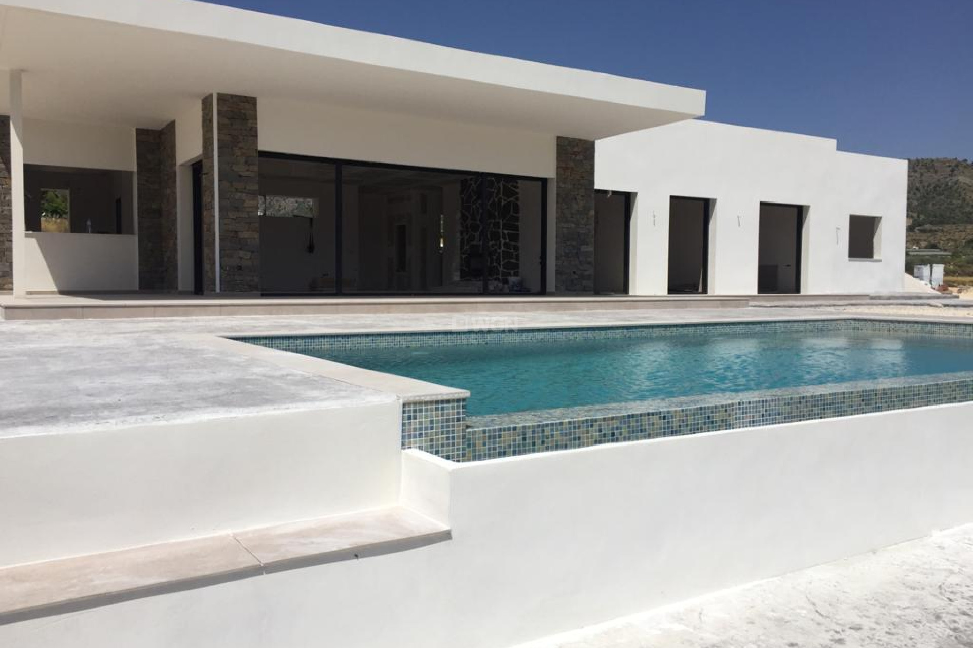 Reventa - Villa - Pinoso - Inland