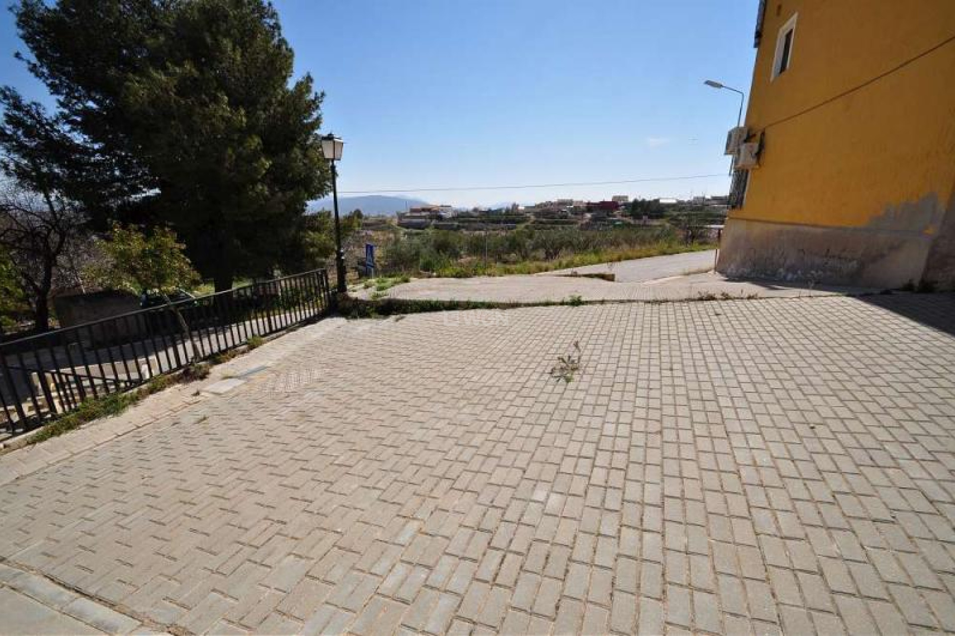 Reventa - Villa - Raspay - Inland