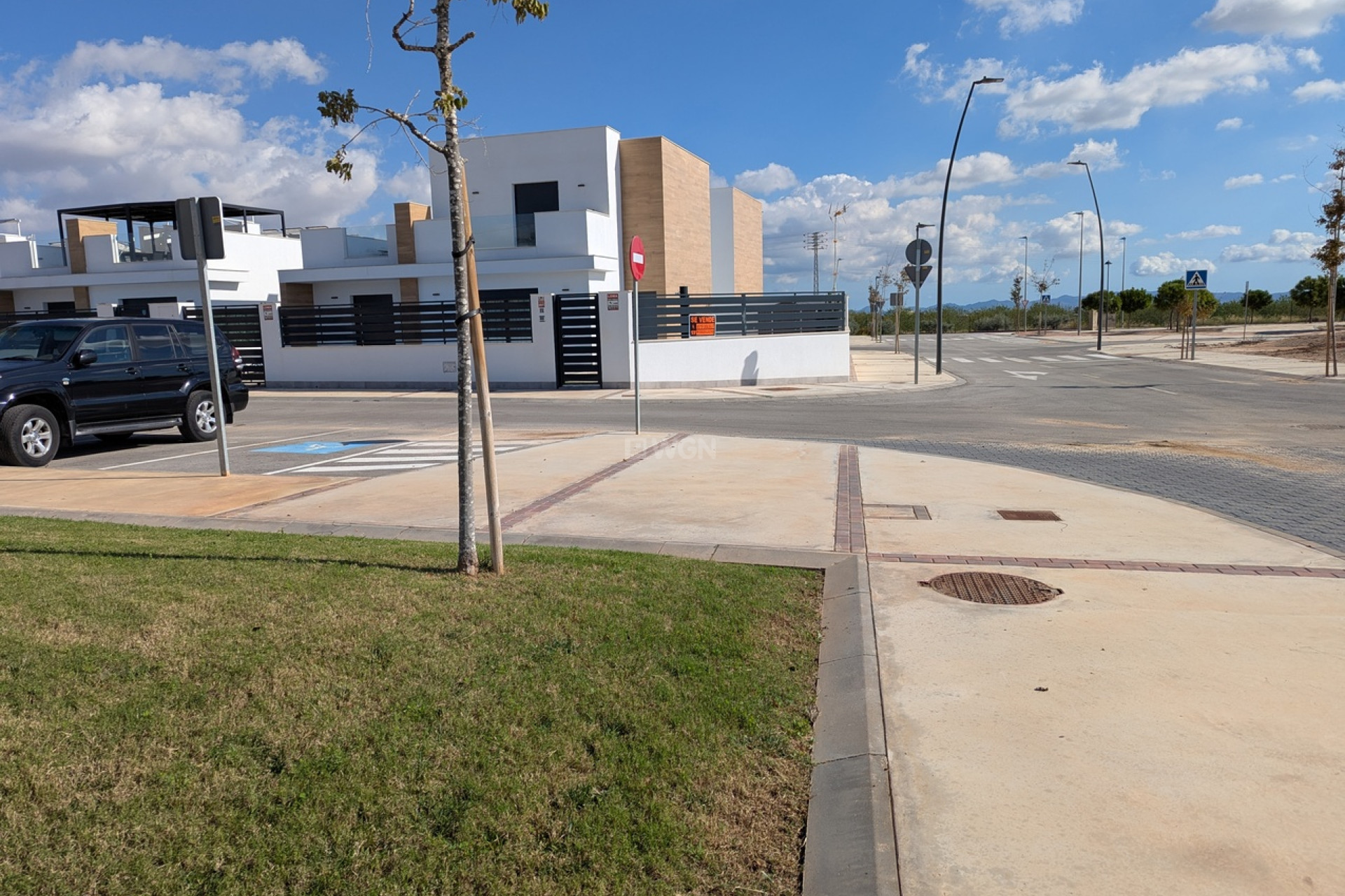 Reventa - Villa - Roldan - Inland