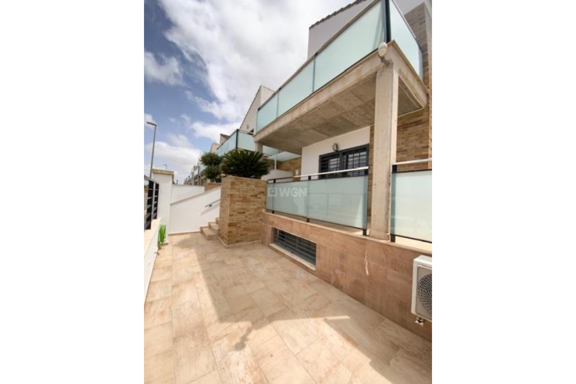 Reventa - Villa - Roldan - Inland