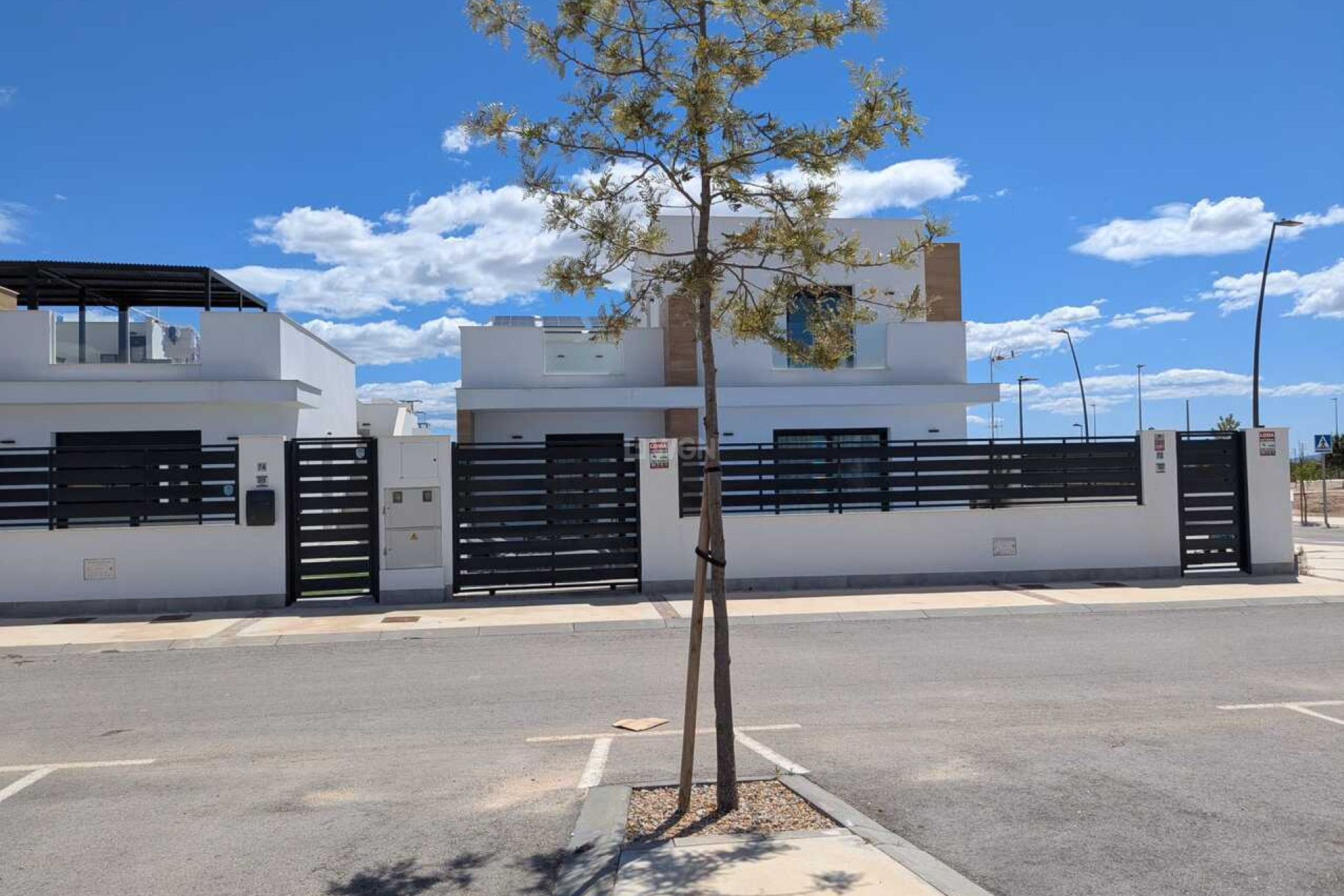 Reventa - Villa - Roldan - Inland