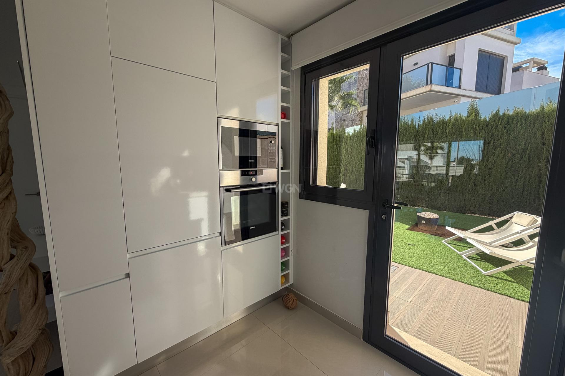 Reventa - Villa - San Miguel de Salinas - Bellavista