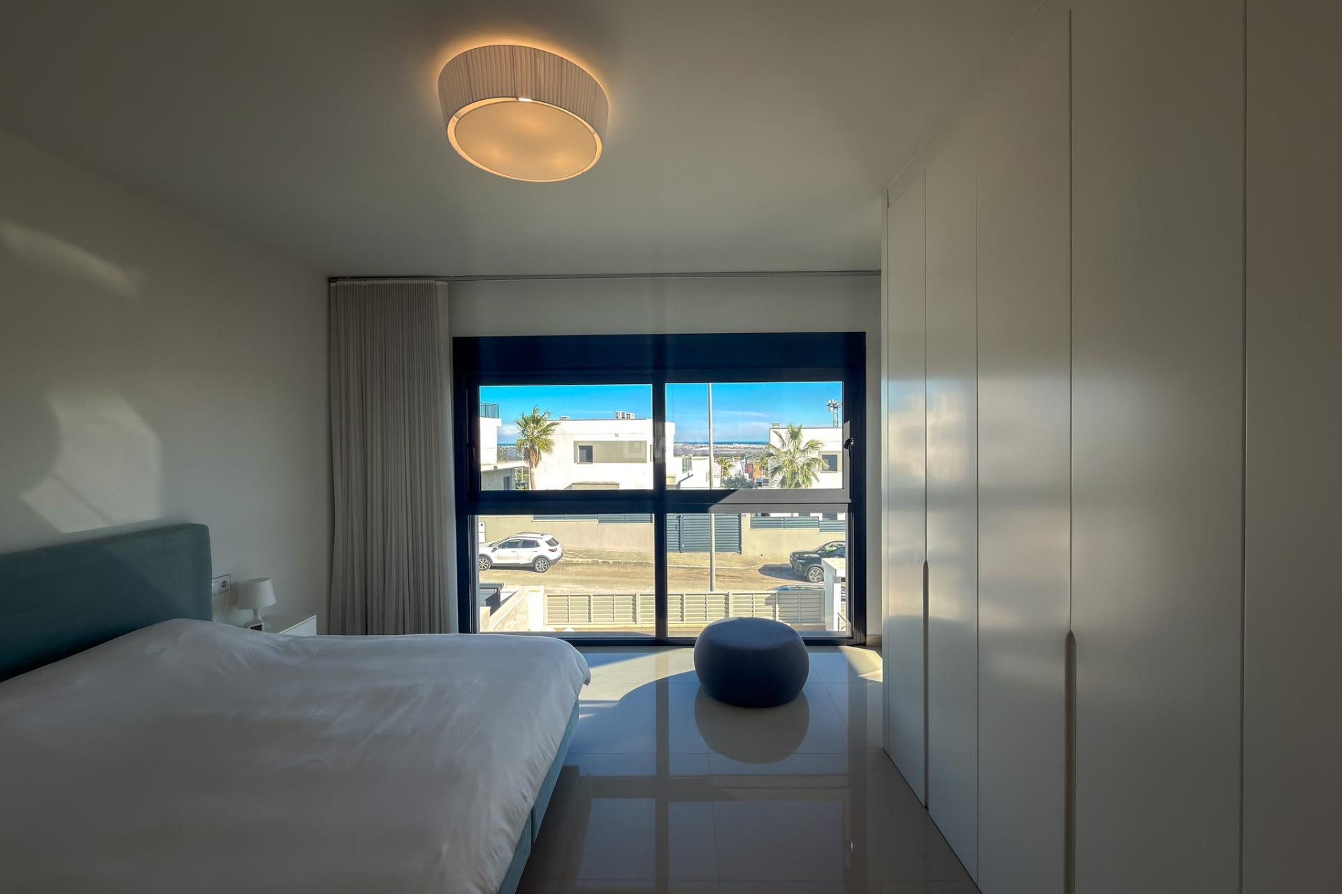 Reventa - Villa - San Miguel de Salinas - Bellavista