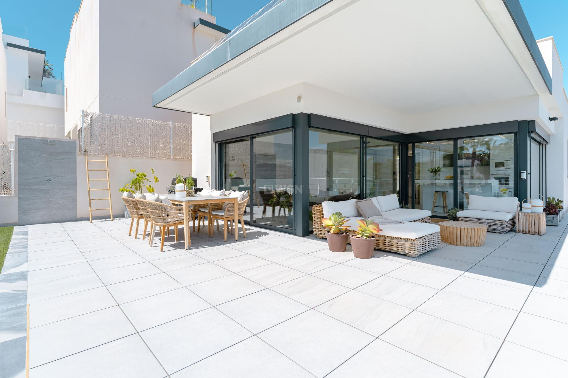 Reventa - Villa - San Miguel de Salinas - Bellavista