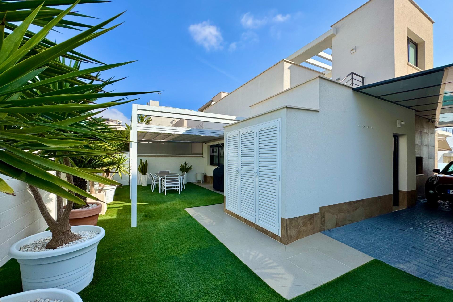 Reventa - Villa - San Miguel de Salinas - Bellavista