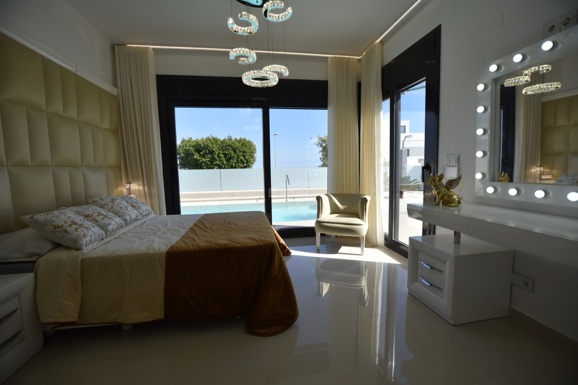 Reventa - Villa - San Miguel de Salinas - Inland