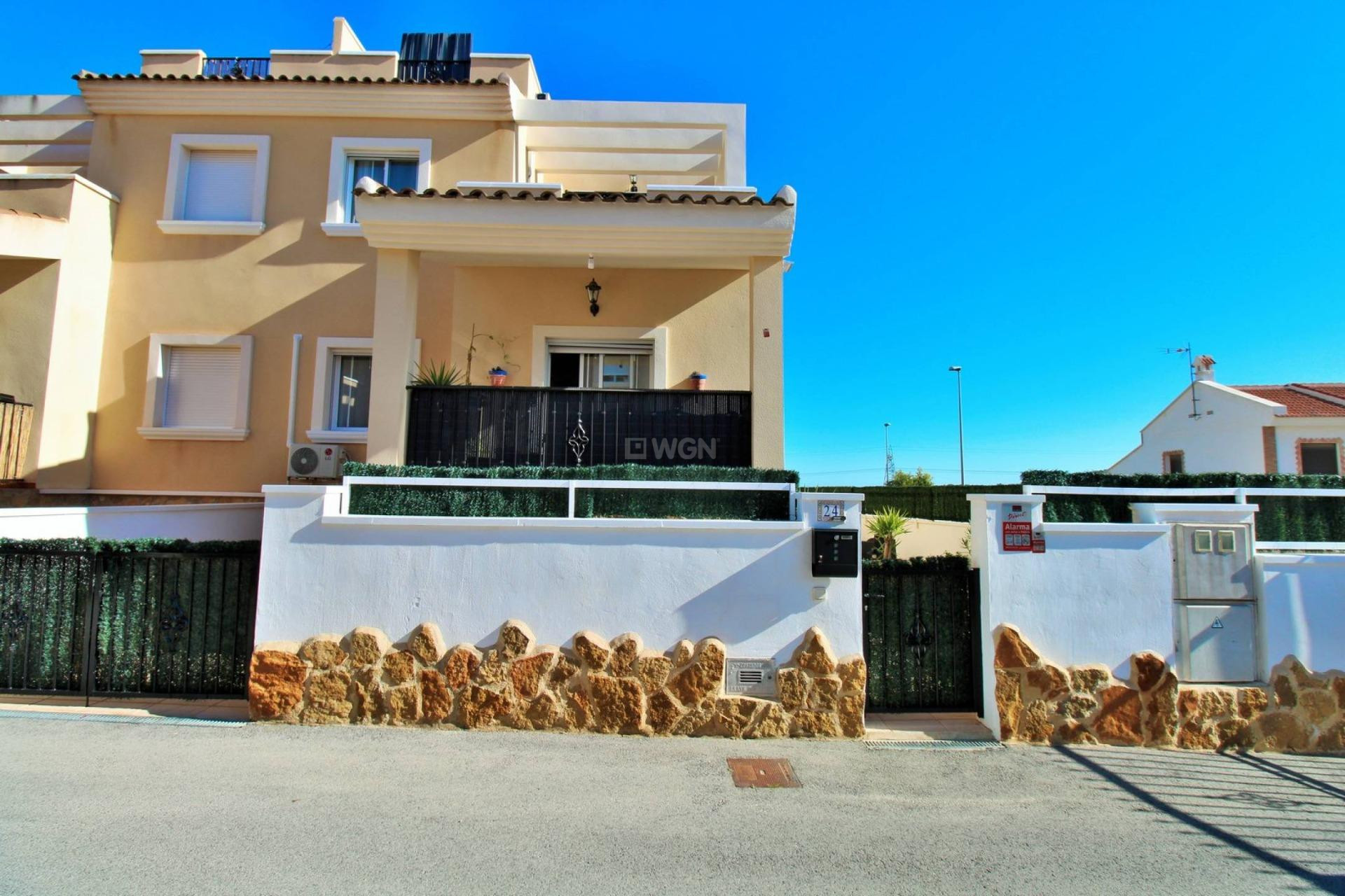 Reventa - Villa - San Miguel de Salinas - Residencial Los Flamencos