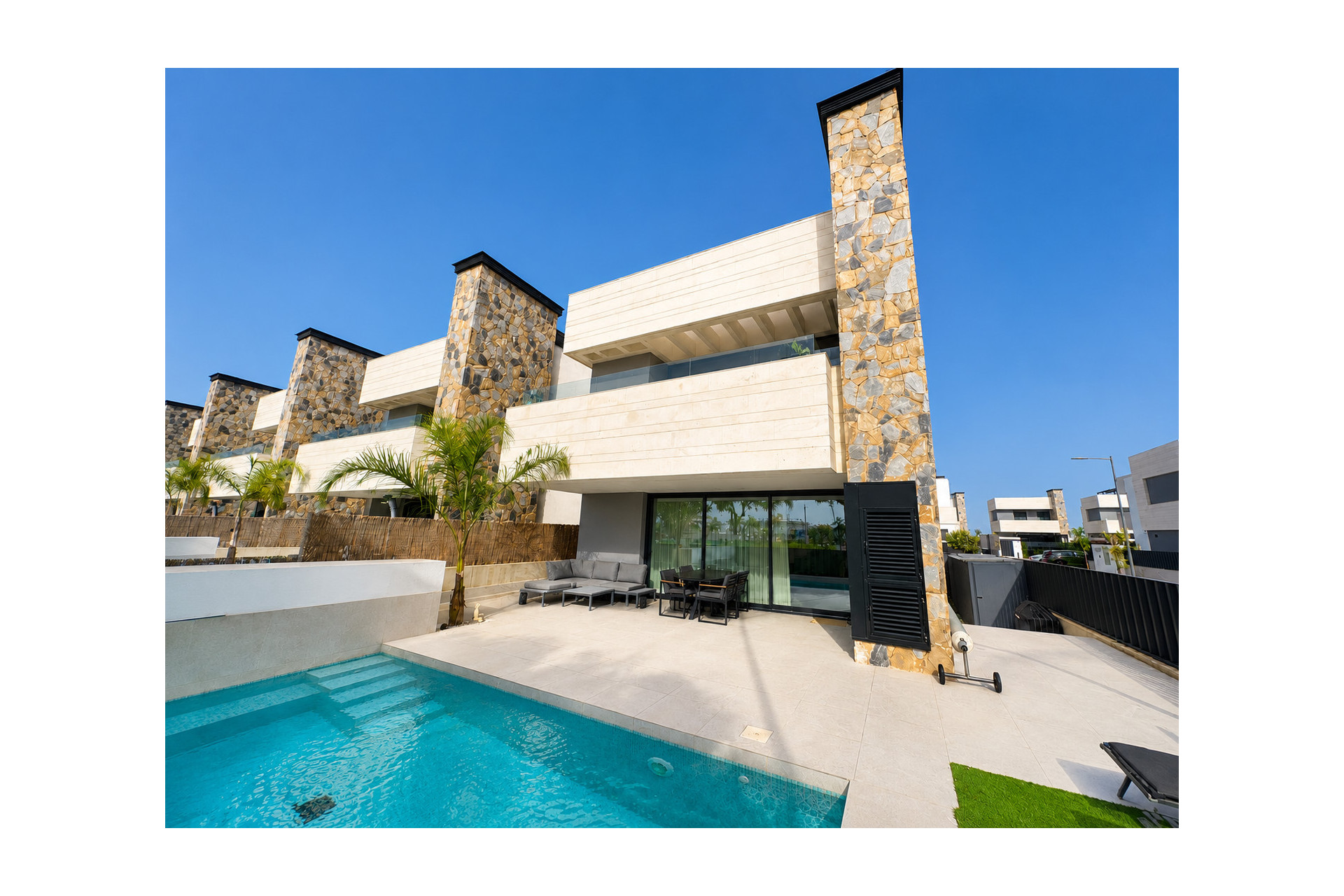 Reventa - Villa - Santa Rosalia Resort - Inland
