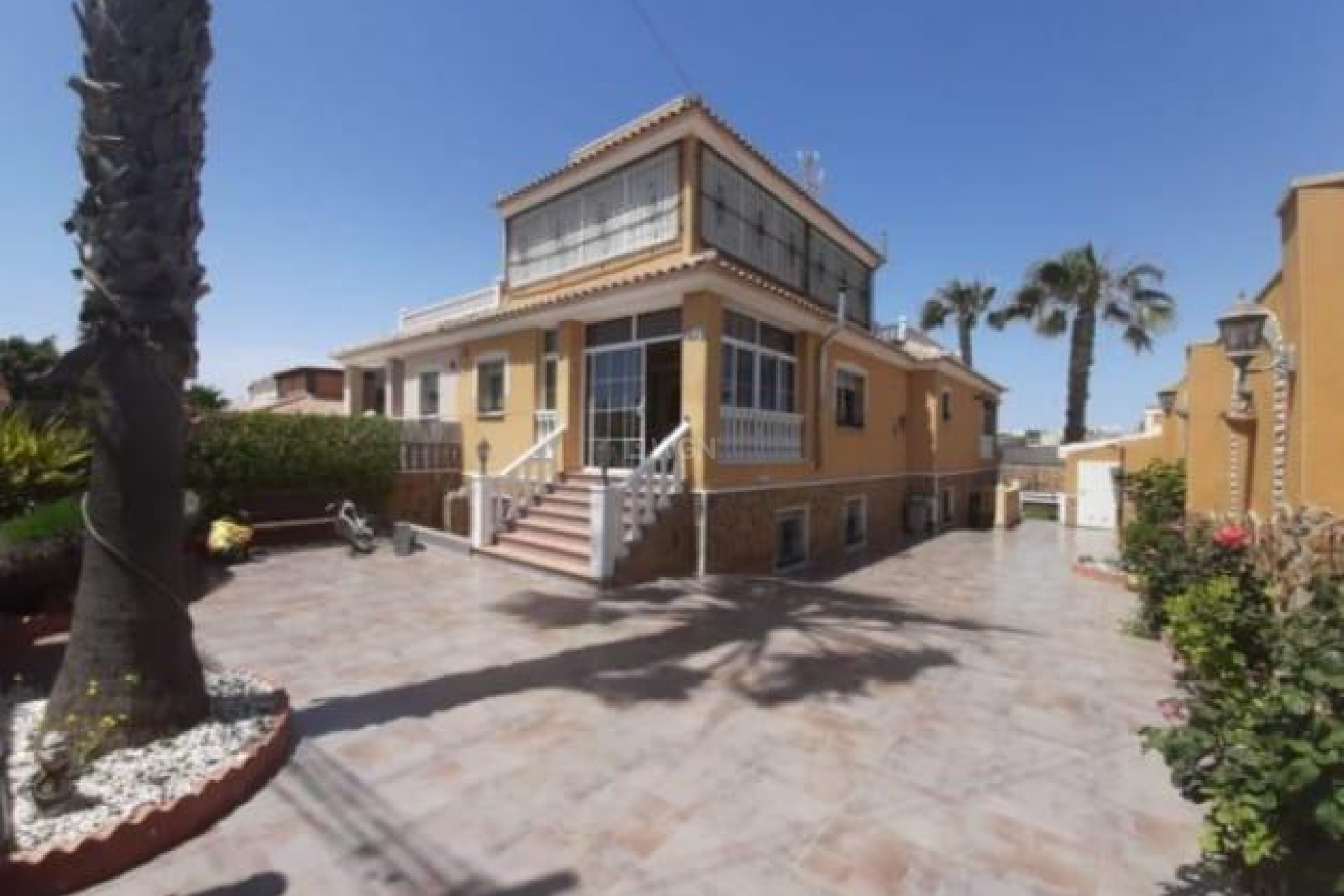 Reventa - Villa - Torrevieja - aguas nuevas