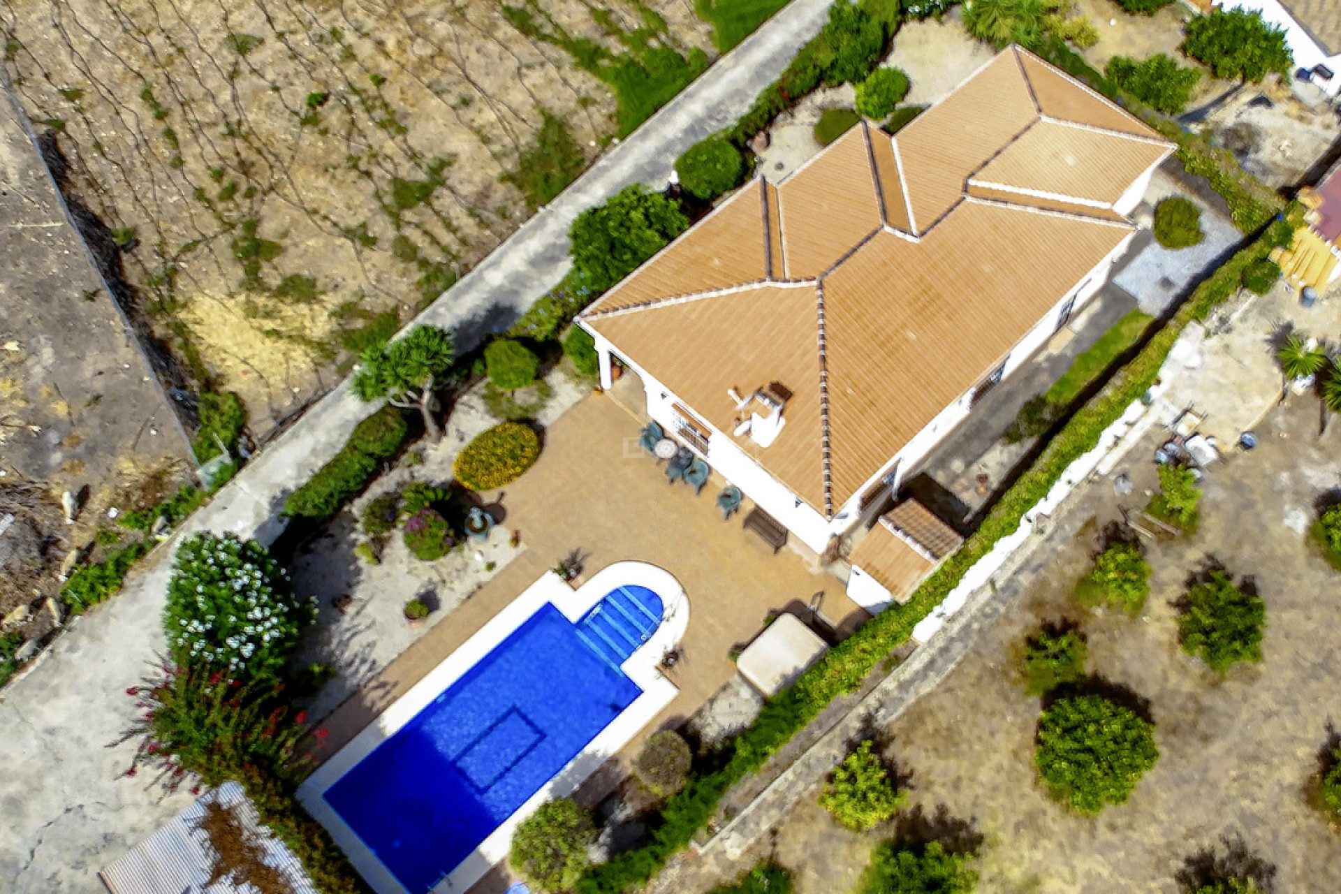 Reventa - Villa - Venta Baja - Inland