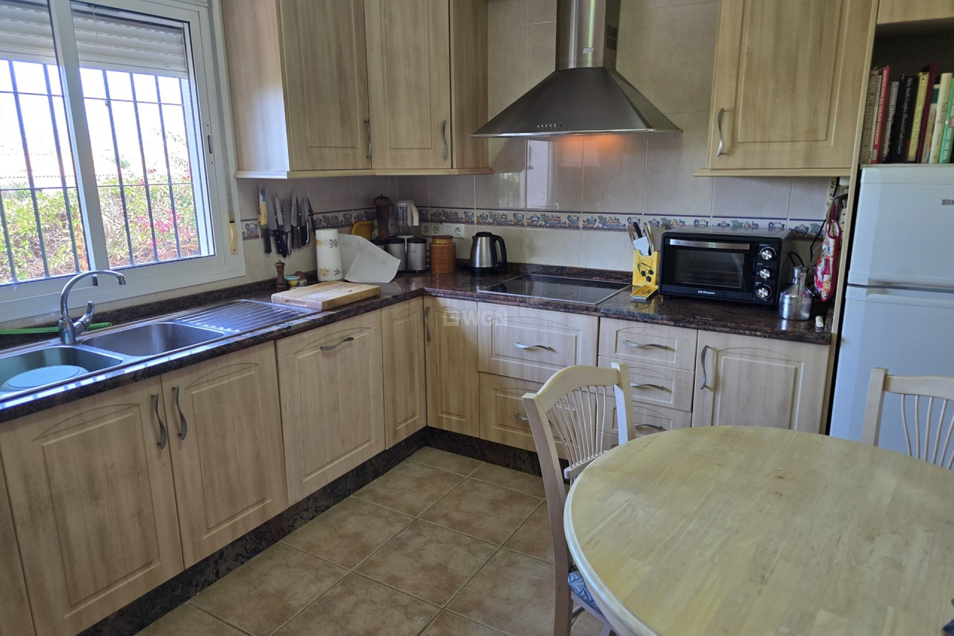 Reventa - Villa - Venta Baja - Inland