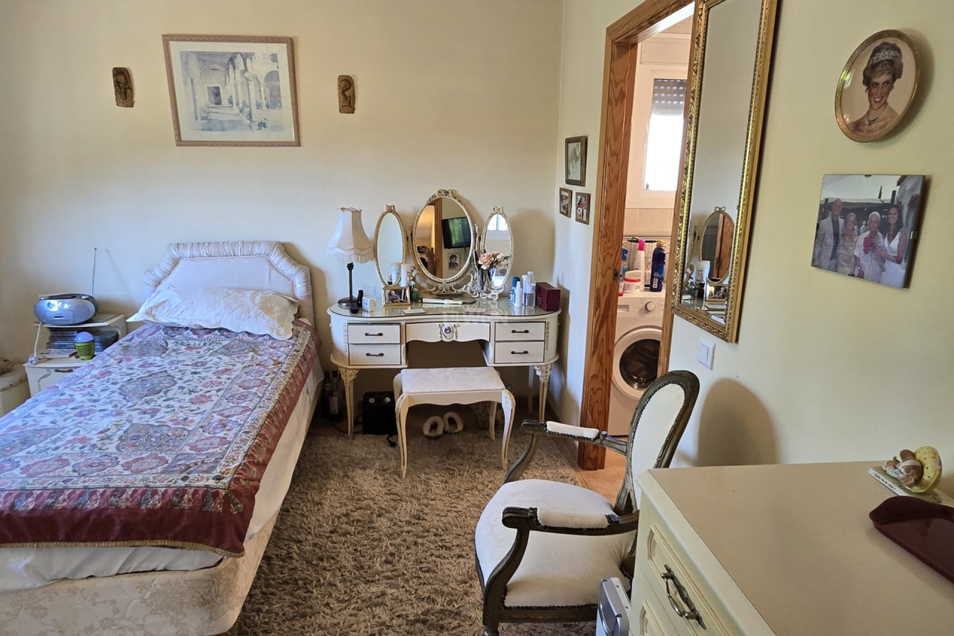 Reventa - Villa - Venta Baja - Inland