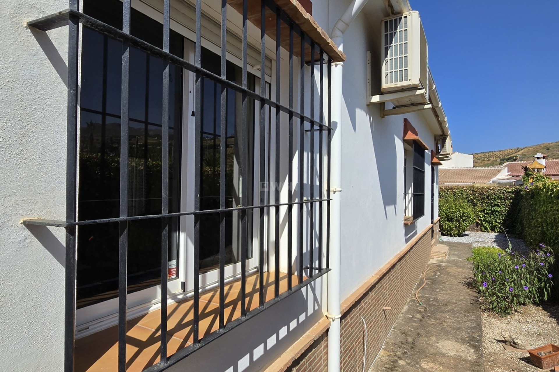 Reventa - Villa - Venta Baja - Inland