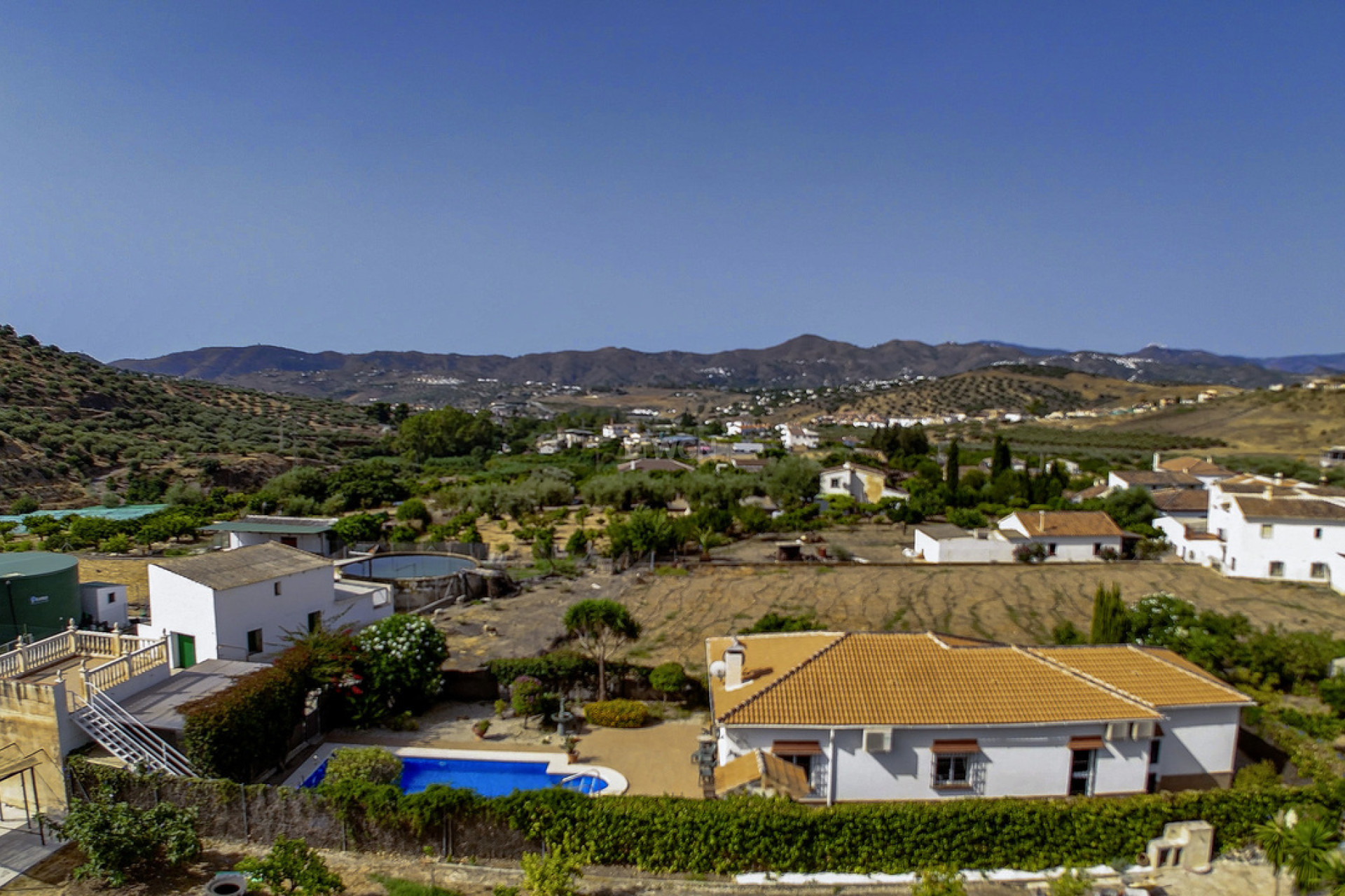 Reventa - Villa - Venta Baja - Inland